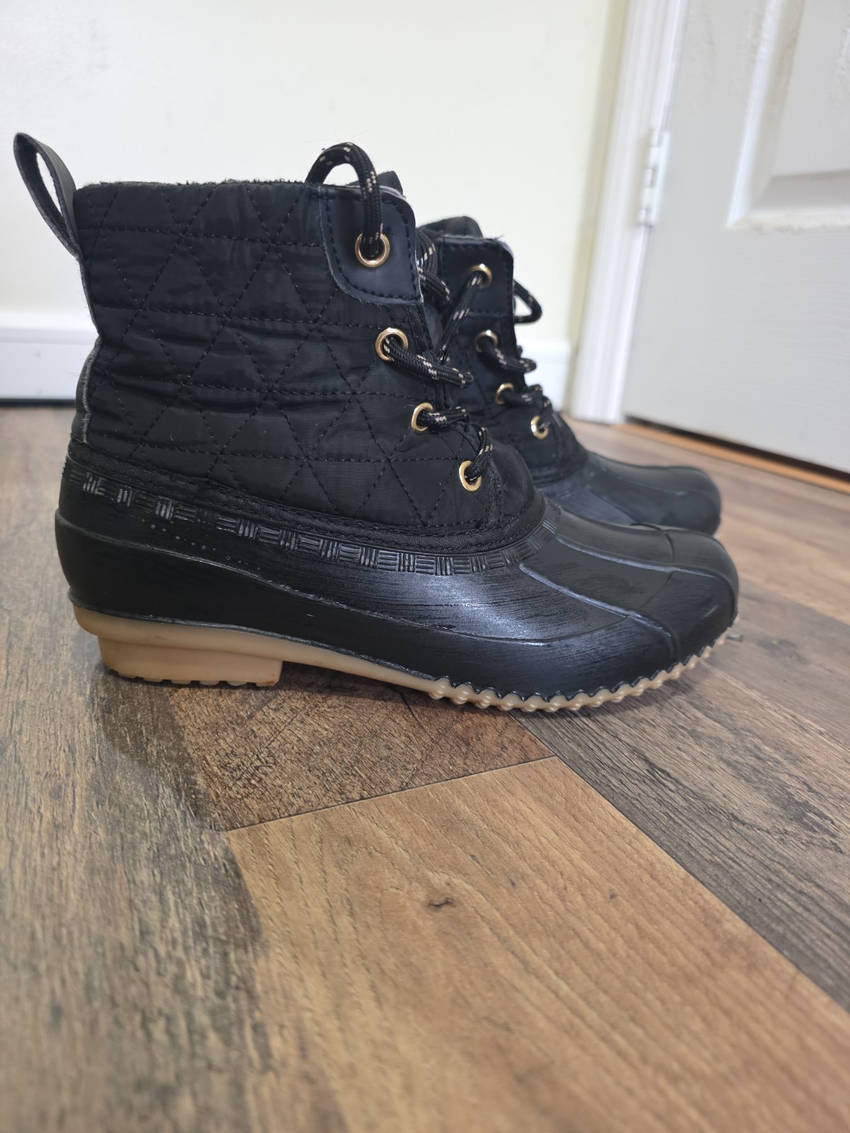 Magellan Outdoors Women’s Duck Boots Size 6 Black Rubber Lace Up Shoes