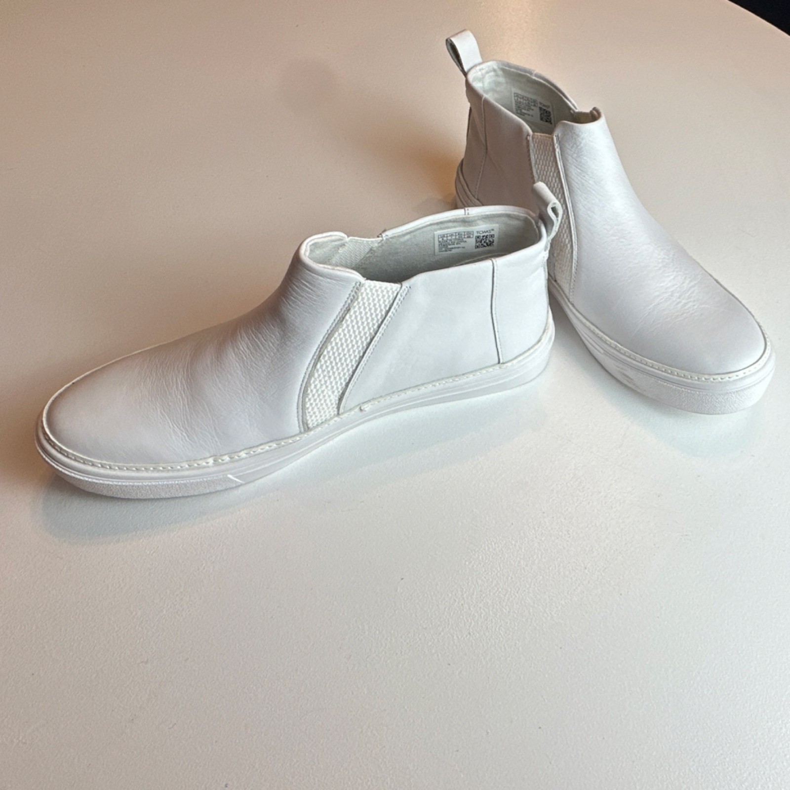 Tom’s Shoes Women’s Bryce High Top White Leather Elastic Gore Pull Tab US 9