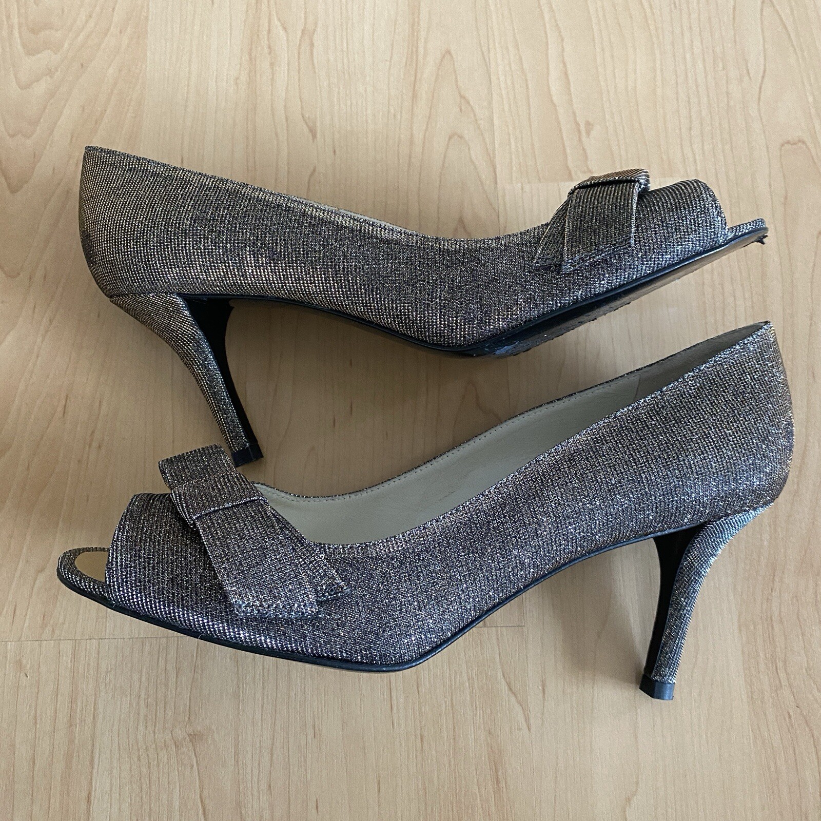 Stuart Weitzman Bowover Pyrite Nocturn Shimmery Peep Toe Heels Pumps, Size 9