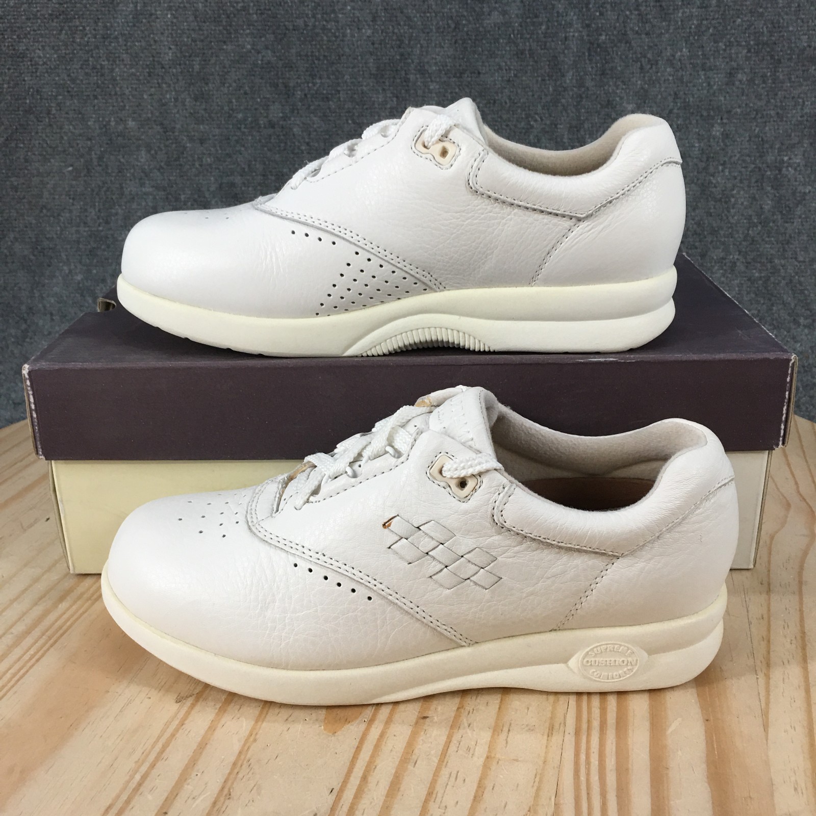 Supremes by Softspots Marathon Shoes Womens 7.5 M Sneakers 122404 Lace Up White