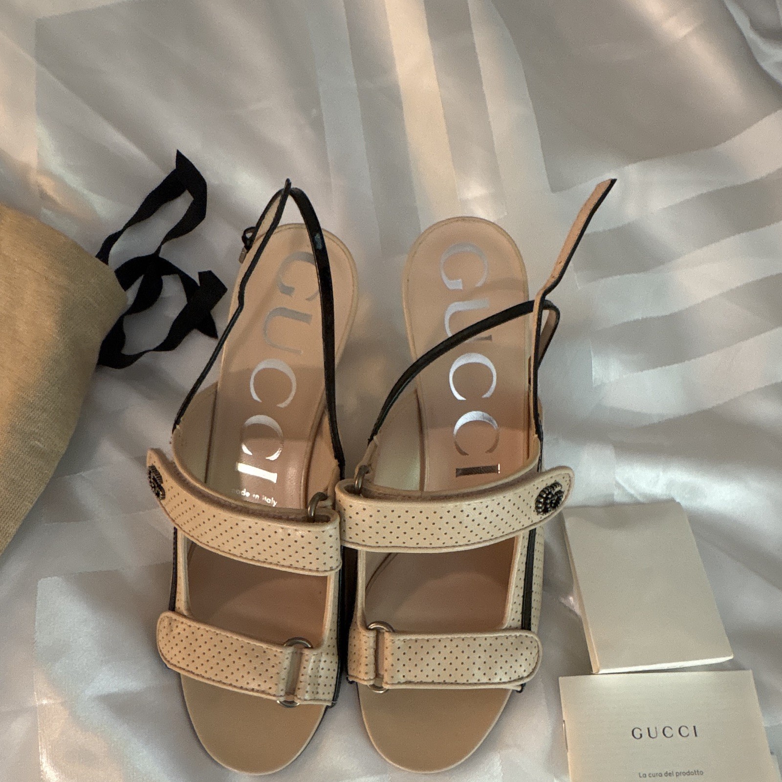 Gucci Beige/Black Leather Strappy Ankle Strap Buckle Sandals US 8 NIB