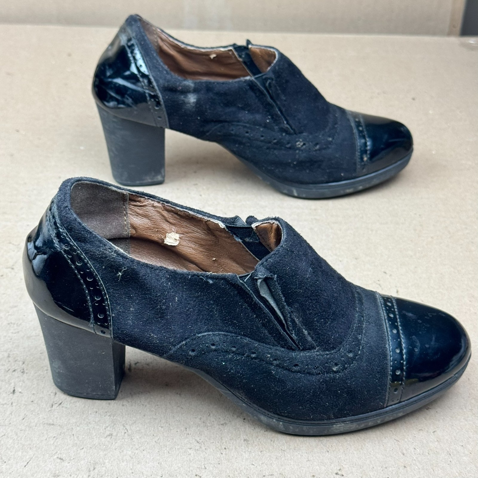 Women Black Suede & Patent Leather Block Heel Oxford Pumps US 6.5/7 EU 37 Damage