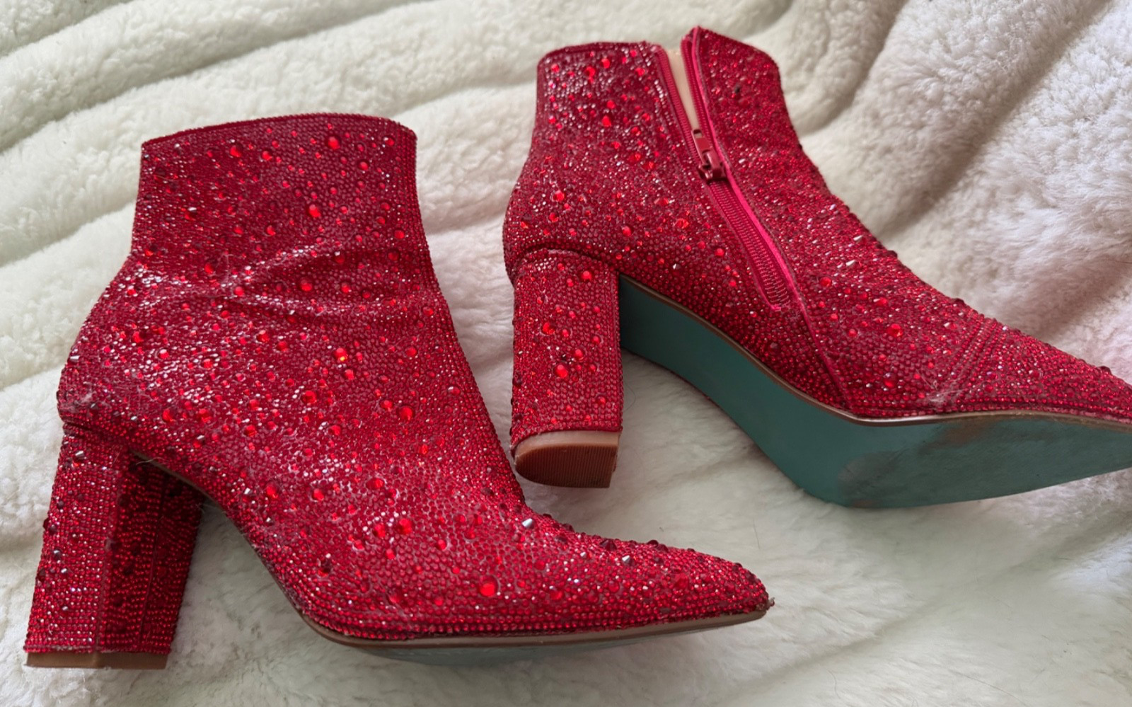 BETSEY JOHNSON SIZE 8 Red Beaded Sparkle Pointed Covered Block Heel Side Zip