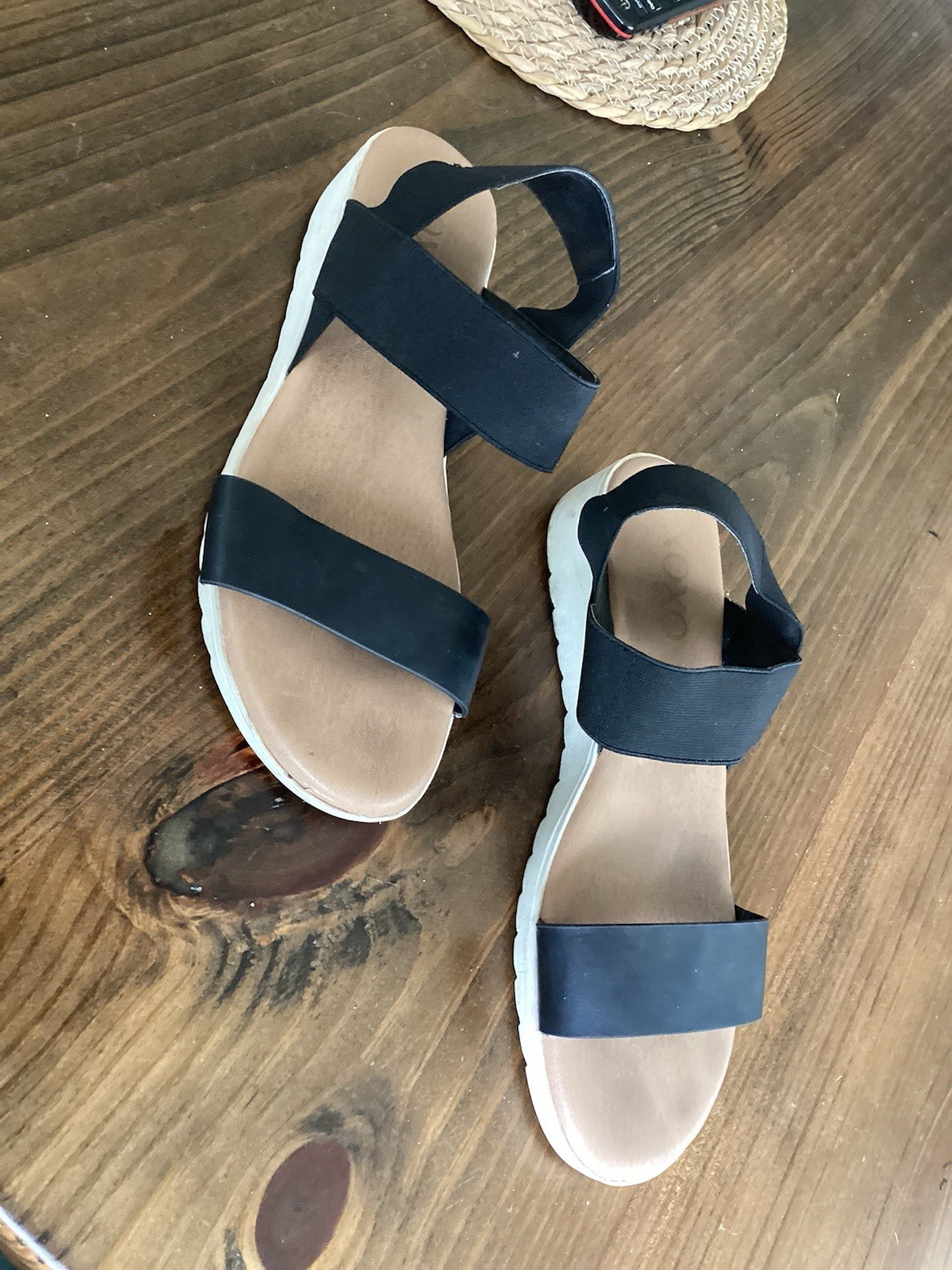 Kensie Everlee XOXO Sandals are designed for comfort with a sporty aesthetic 8m