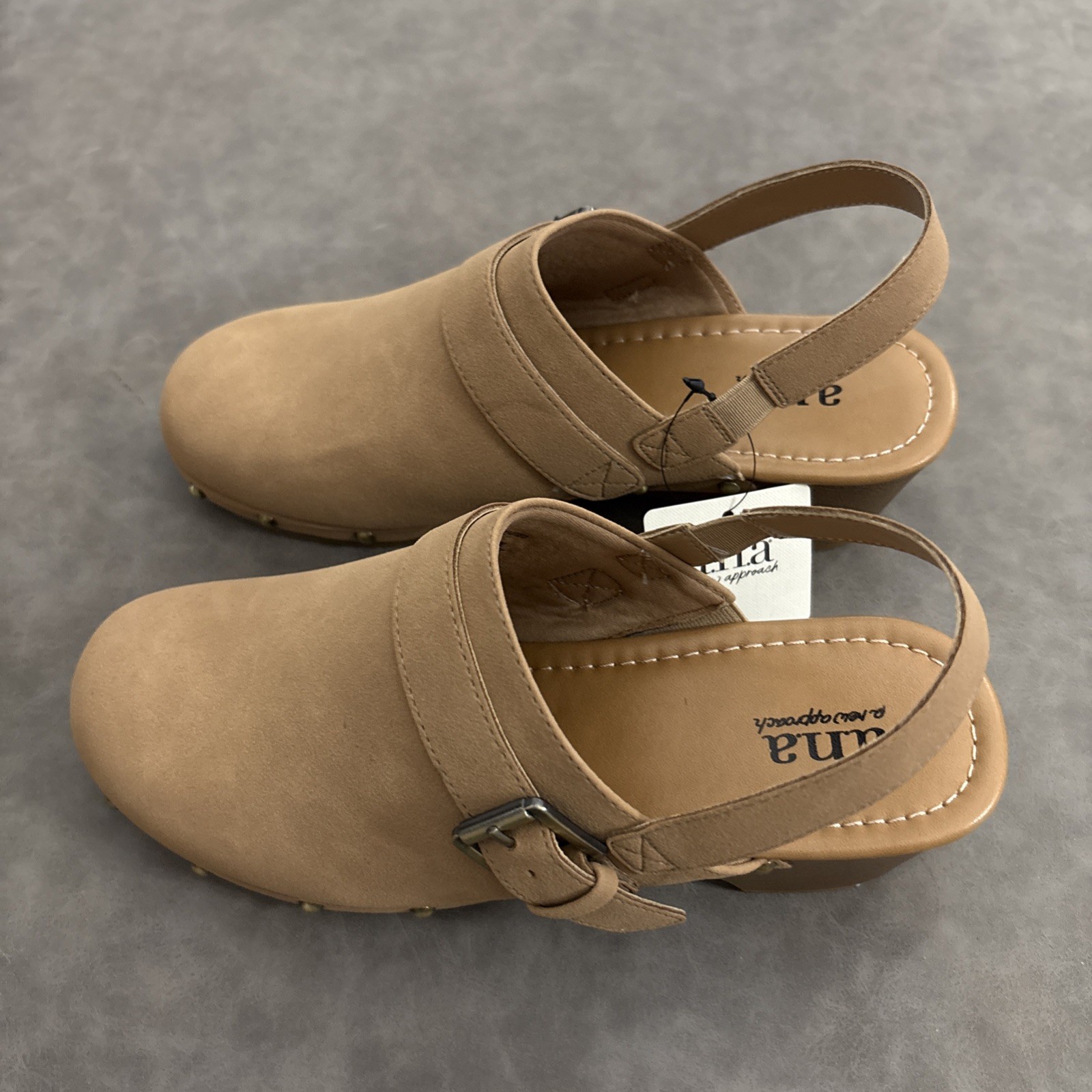 a.n.a Women’s Greenfield Round Clogs Tan 7.5M 🆕