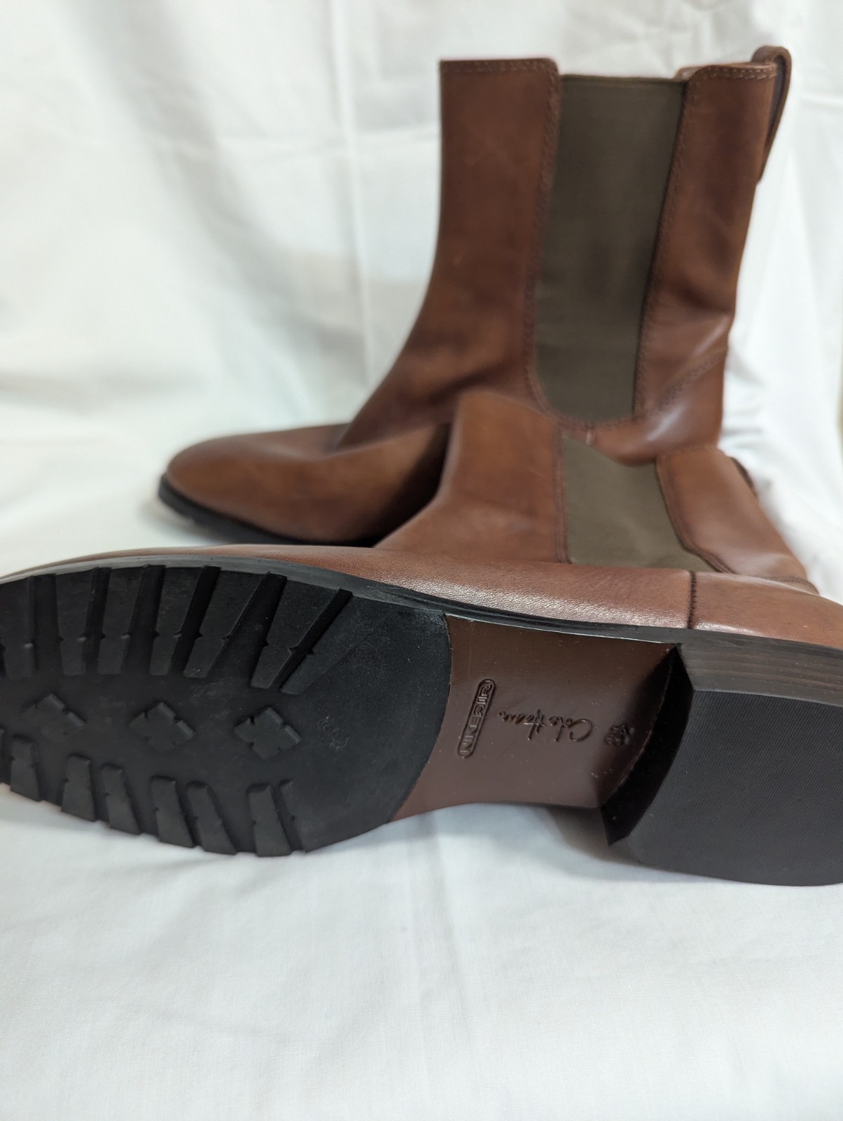 Cole Haan Chelsea Boot. Women’s 8.5 NikeAir Series. Waterproof.