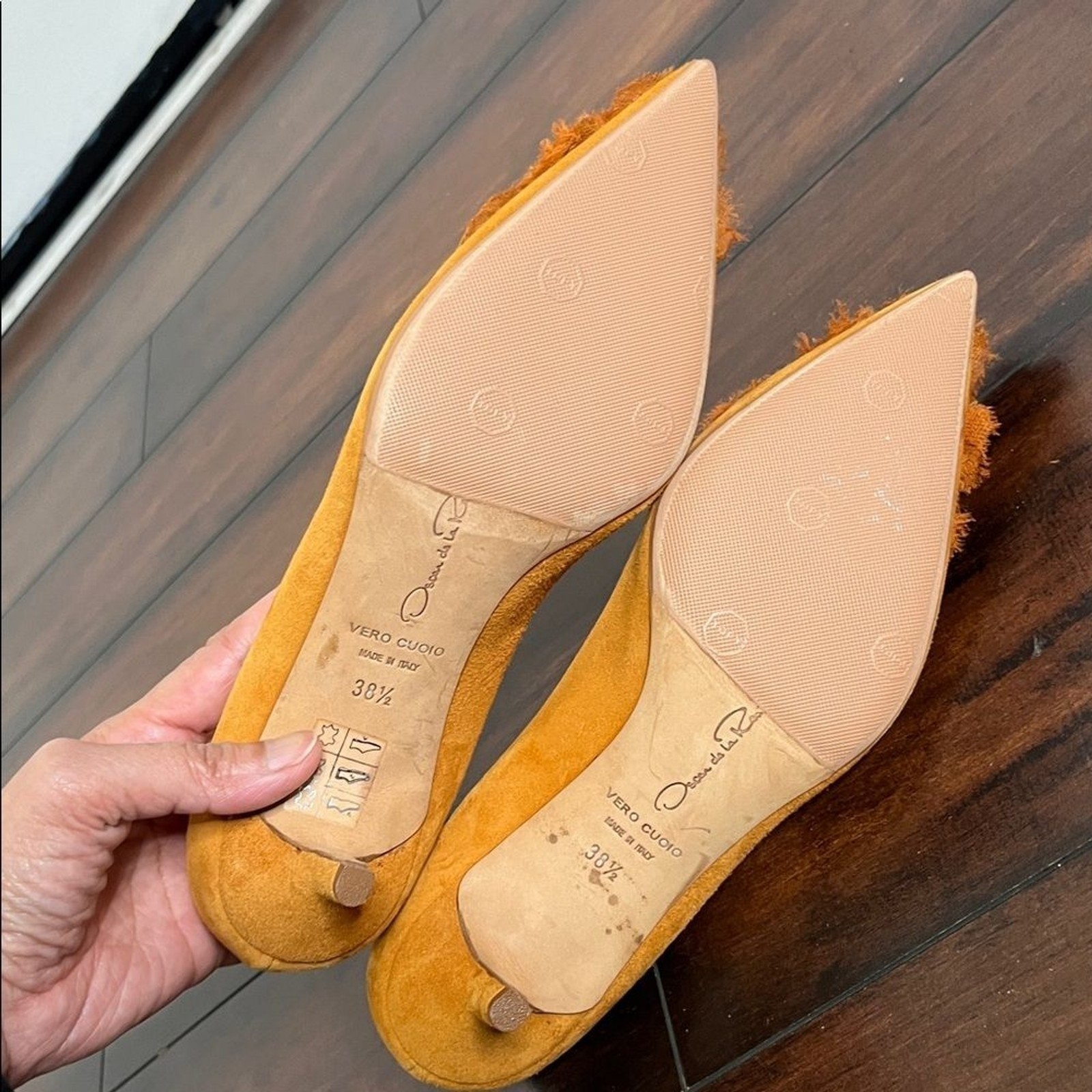 Oscar de la Renta Women’s Rust Orange Suede Heels Beaded size 38.5 New