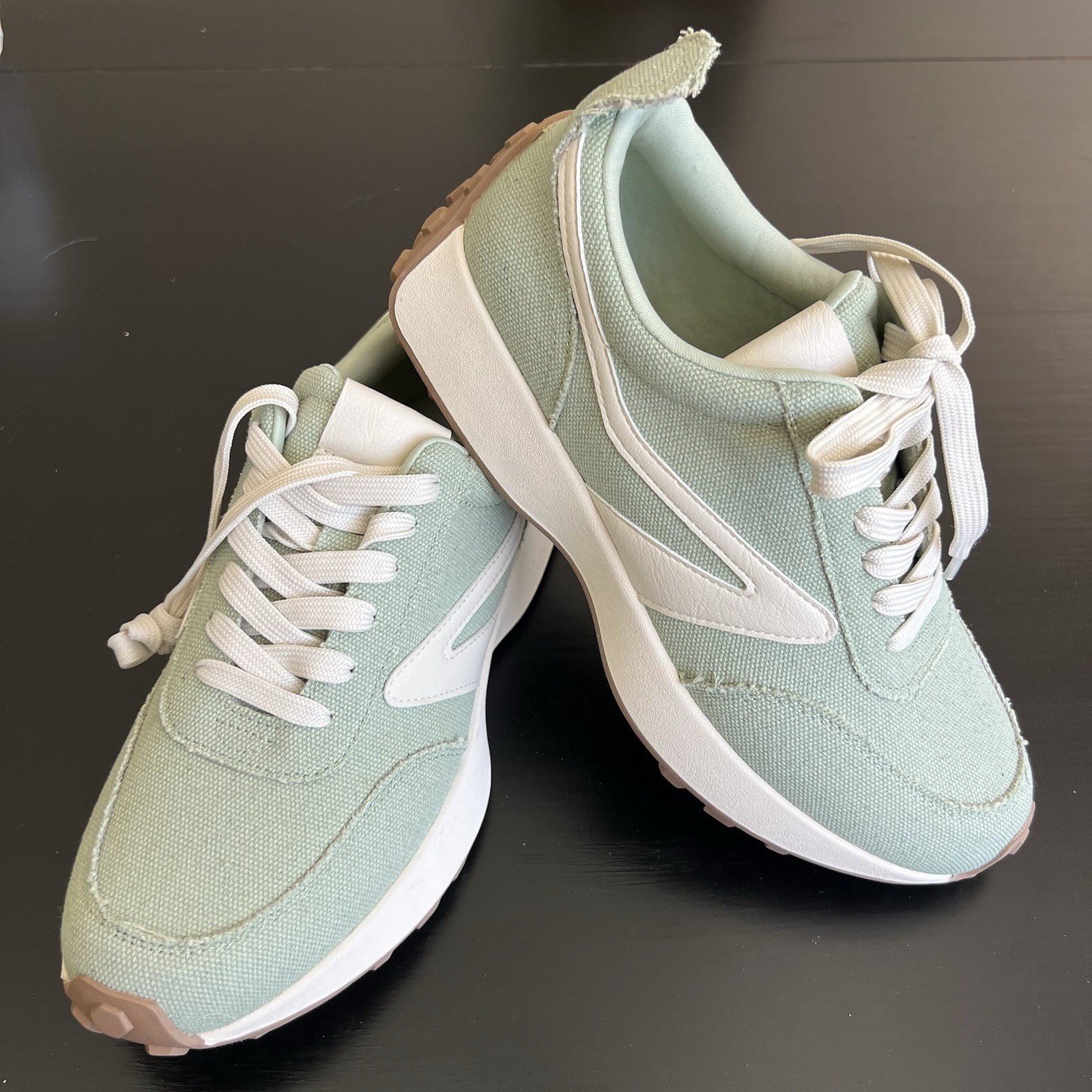 Dolce Vita Women’s Braiden Sneakers Mint Sz 9 NWOT Sage Streetwear