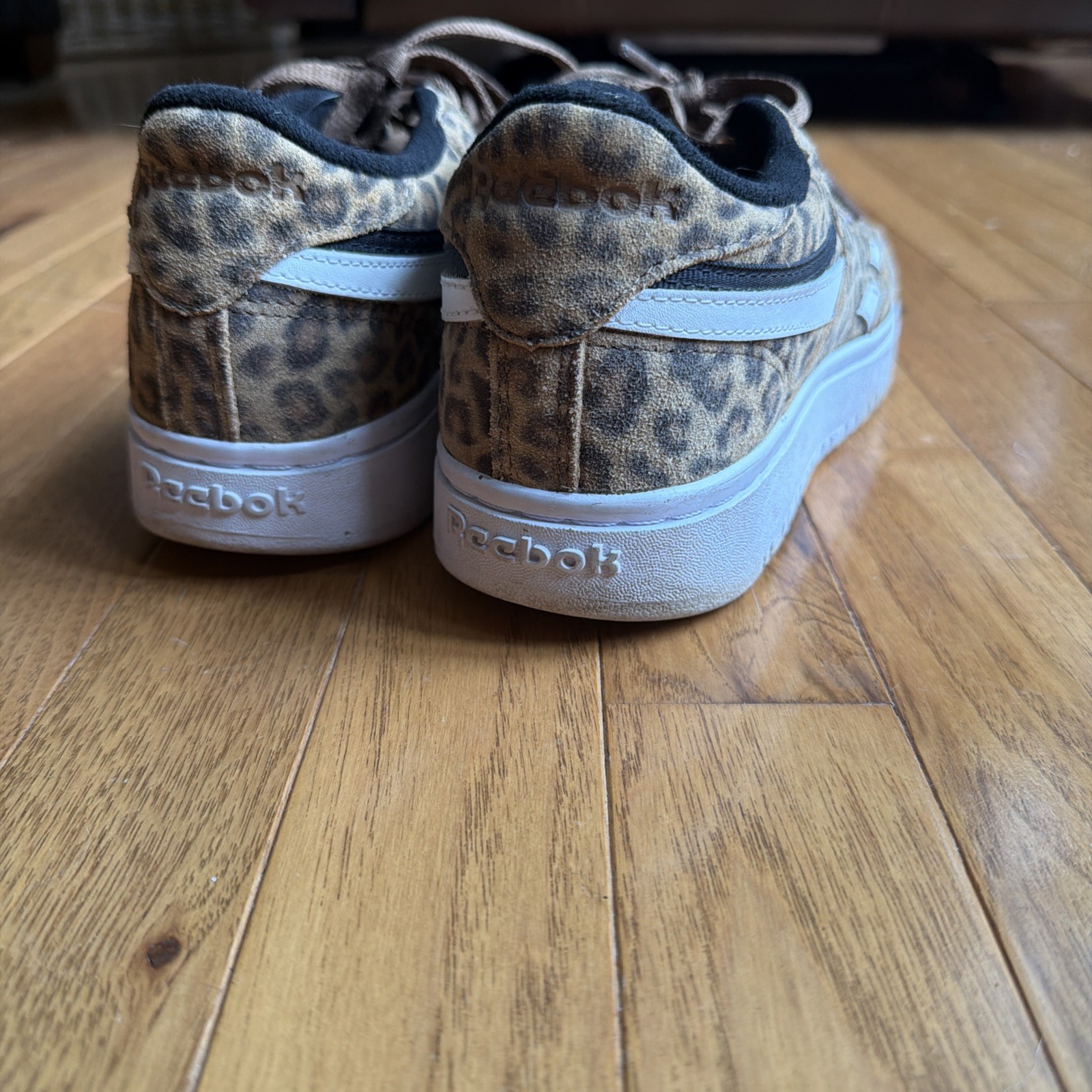 Reebok Women’s Leopard Print Sneakers Size 10 Lace-Up Classic Casual Travel