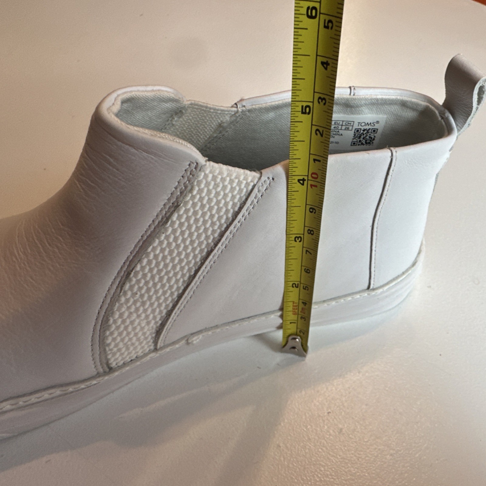 Tom’s Shoes Women’s Bryce High Top White Leather Elastic Gore Pull Tab US 9
