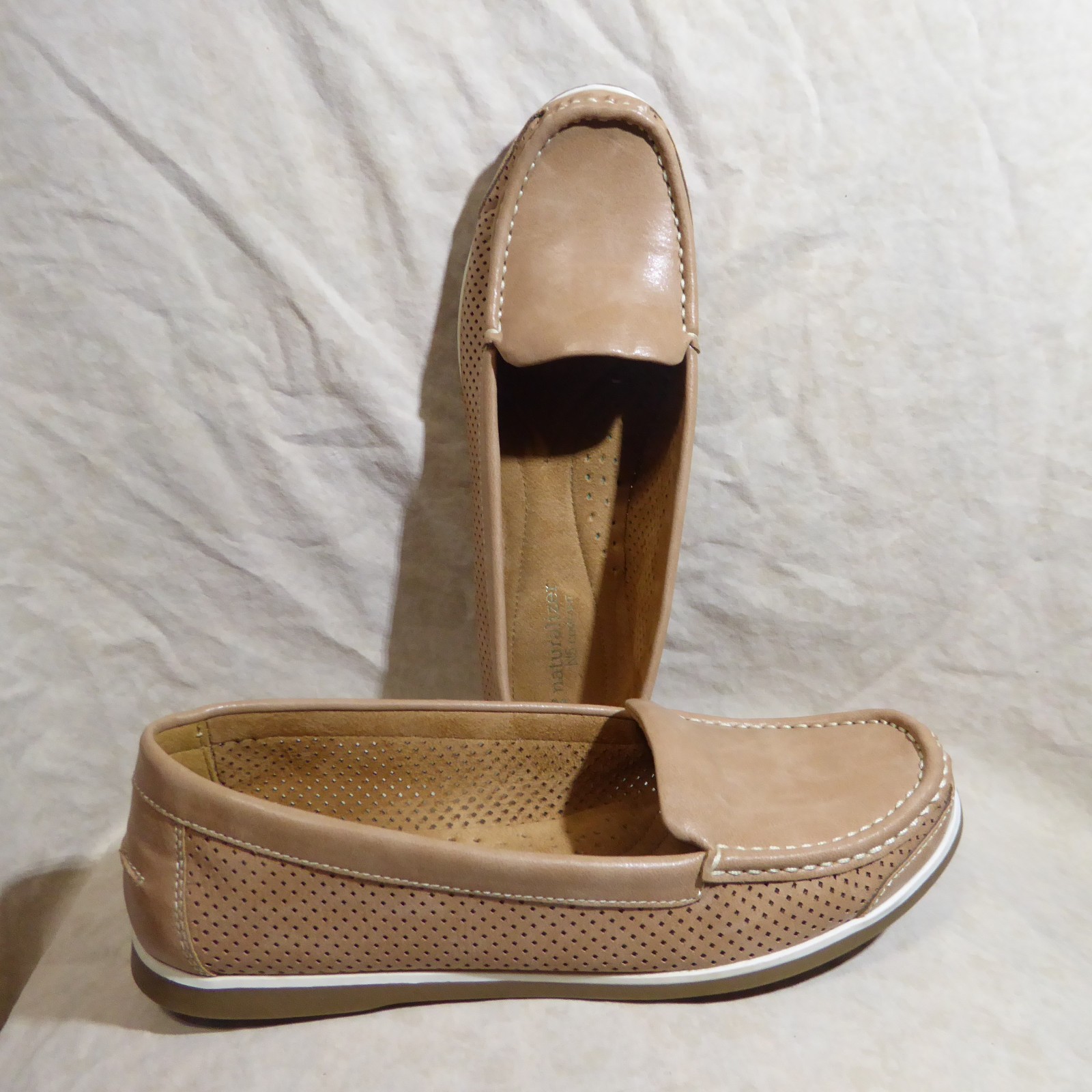 🥿 Naturalizer N5 Comfort Loafers 9 W Natural Tan Leatherette; Stitched Details