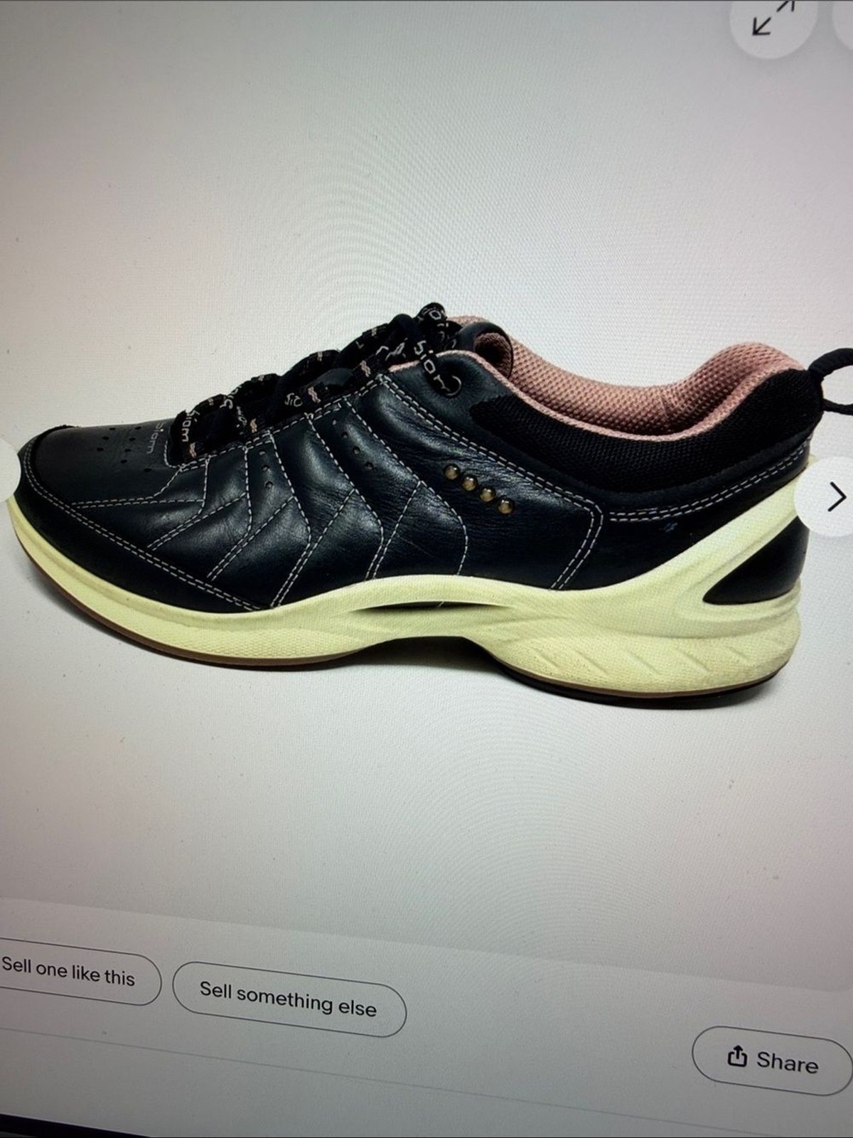 ECCO Biom YAK Women’s Black Leather Training Sneakers size EUC 38 US 7/7 1/2