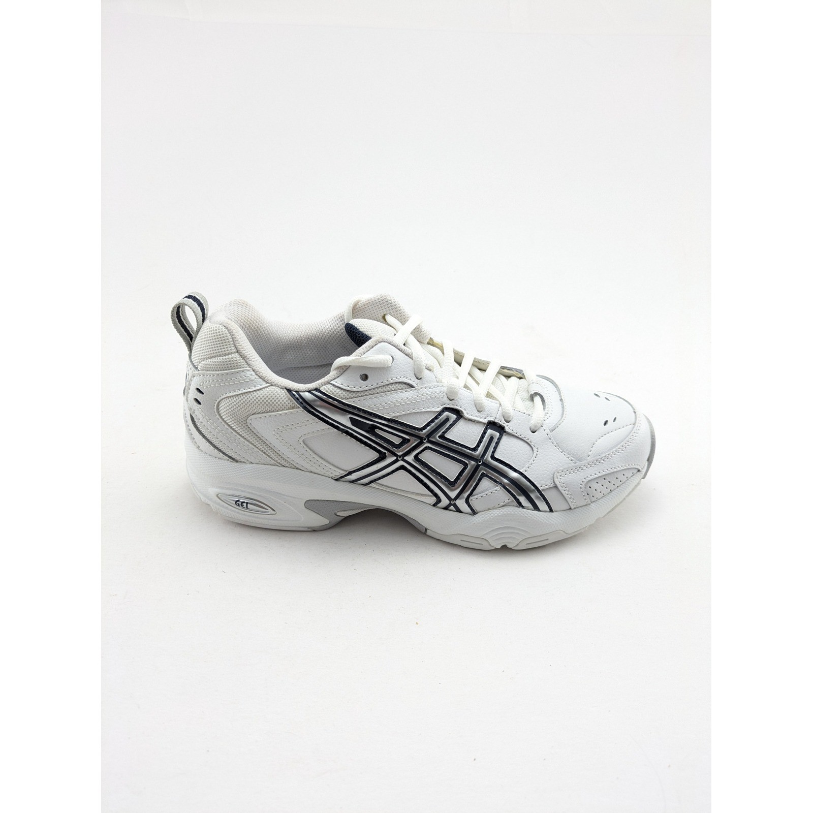 NWT Womens ASICS Gel Rocket 11 White Leather Running Shoes 1072A093-101 Size 7.5