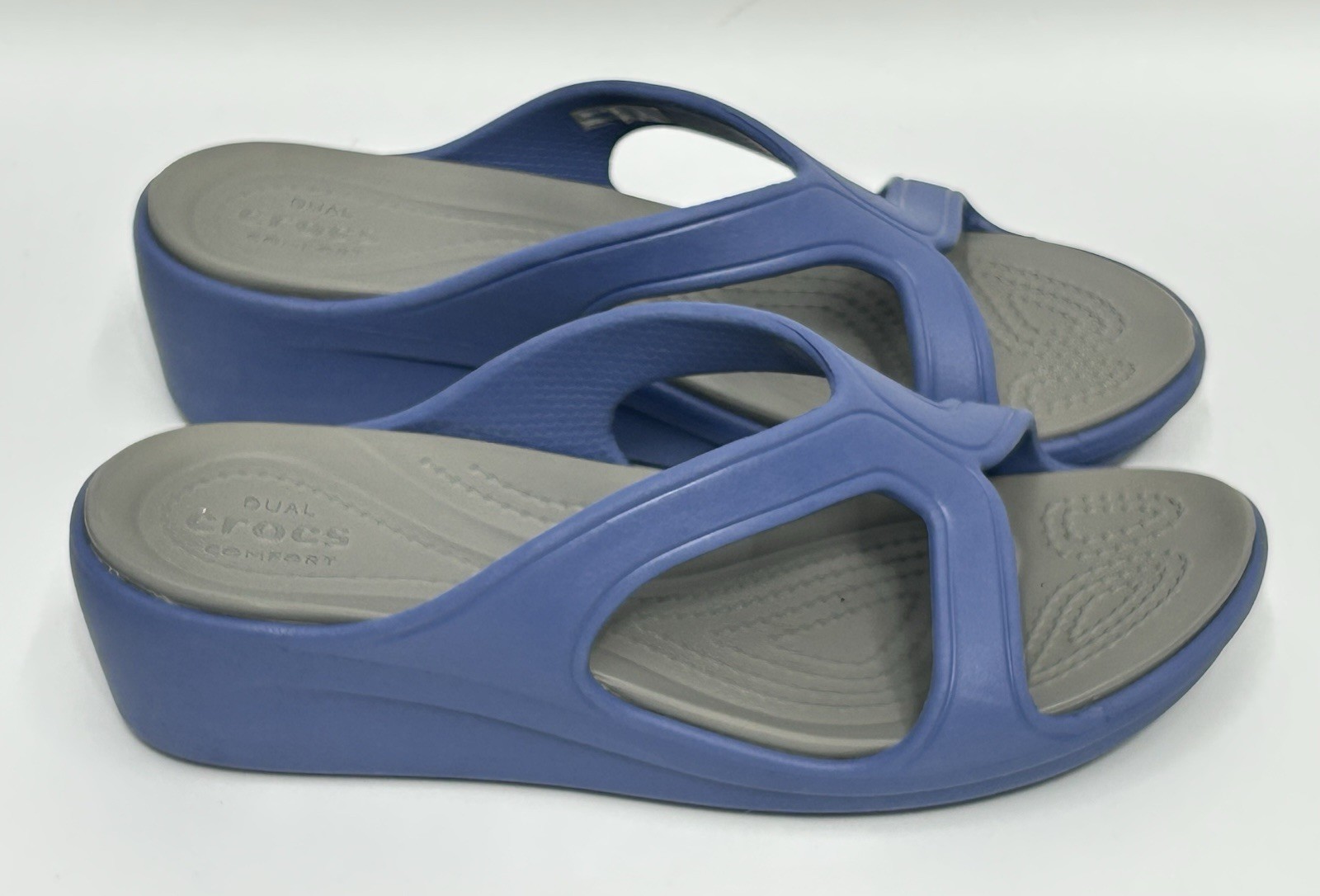 Crocs Sanrah Wedge Slide Sandals Womens Size 6 Periwinkle Comfort Water Friendly