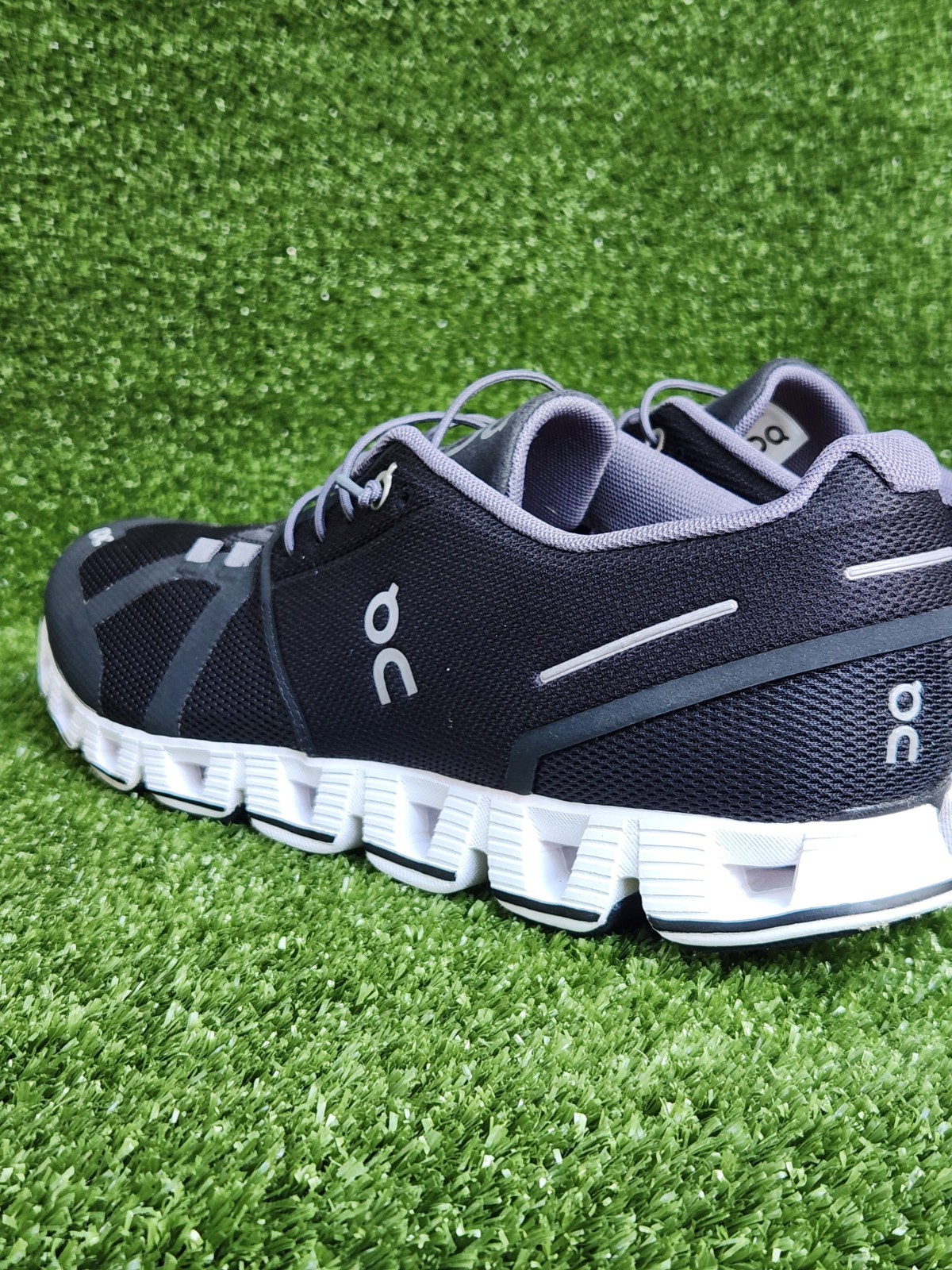 On Running Women’s Cloud 6 Running Walking Comfort Black Sneakers Shoe Size 10.5