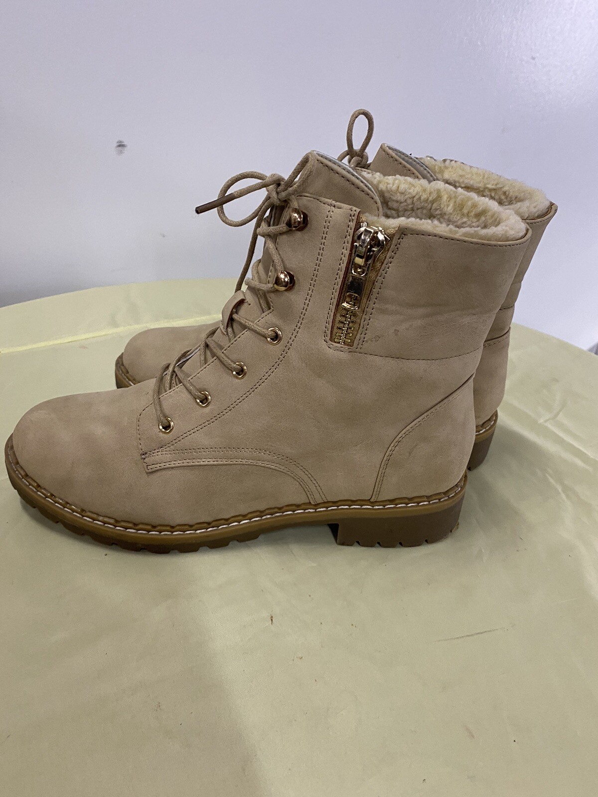 Justfab Illona Women’s Classy Combat Style Boot. Light beige Size 8.5