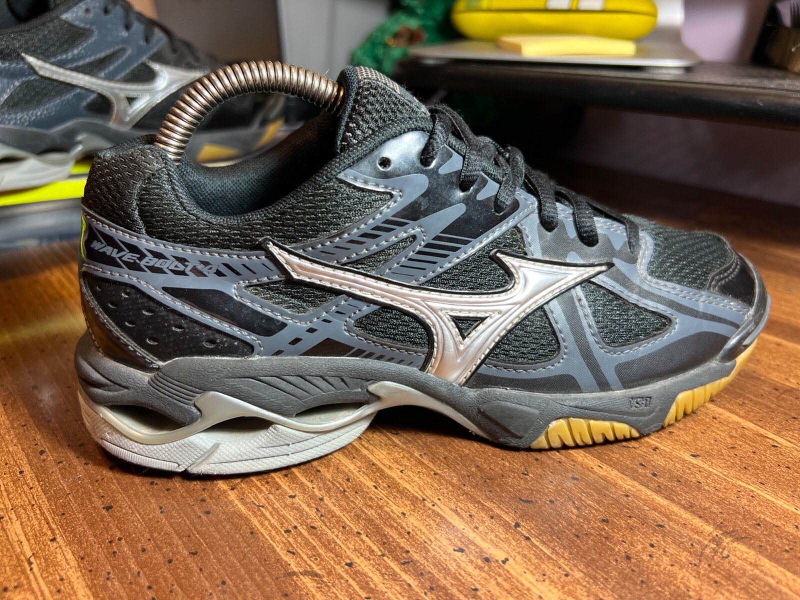 Mizuno™ ~ Wave Bolt 4 Volleyball Shoes ~ Women Sz 6.5 Medium