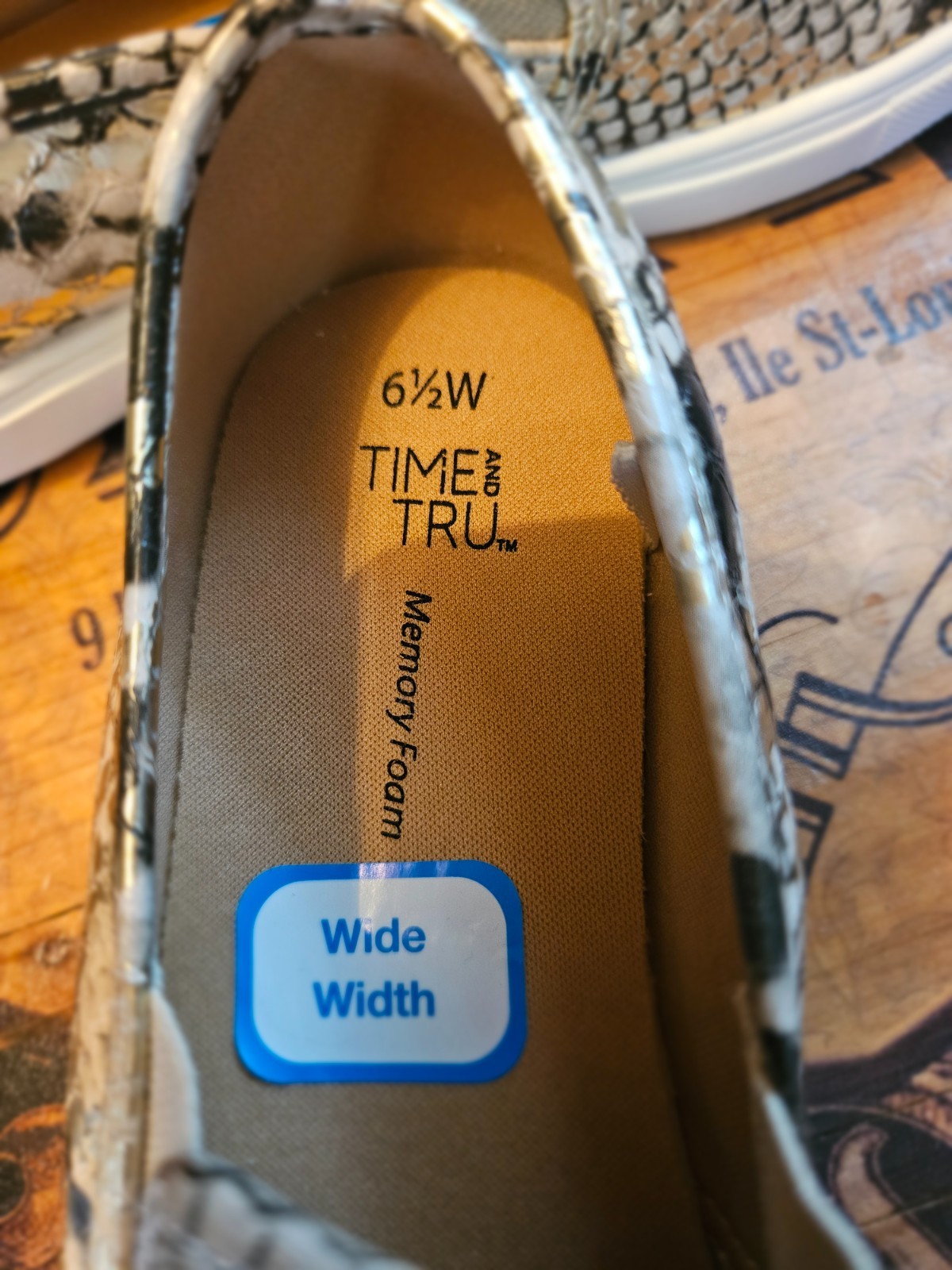 TIME AND TRU SLIP ON SNAKE SNEAKER – SIZE 6 1/2 W – UNWORN