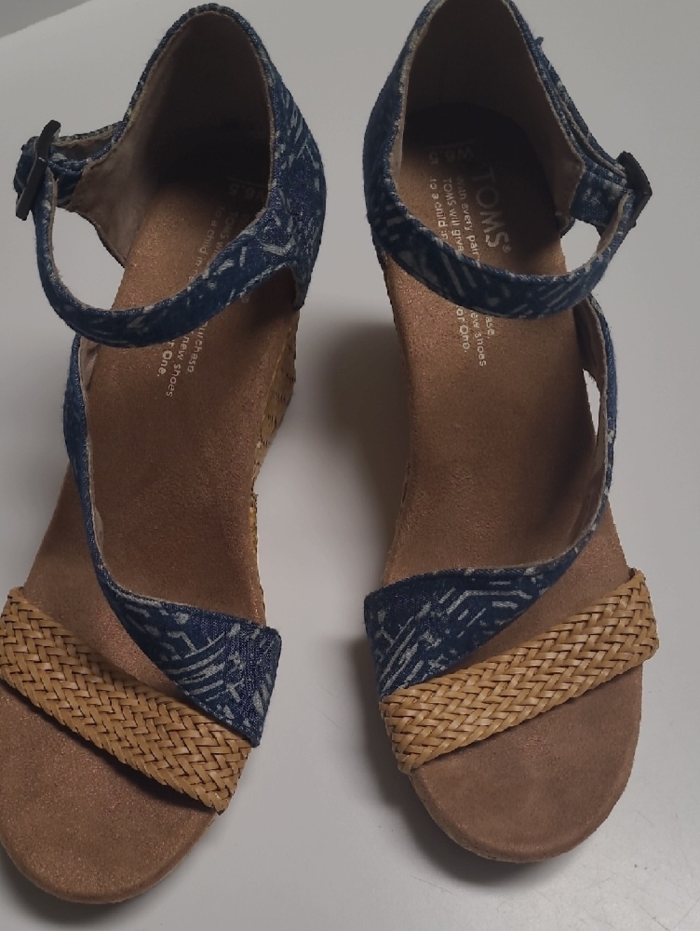 TOMS Navy Batik Denim & Beige Wedge Sandals with Braided Tan Strap – Size 6.5