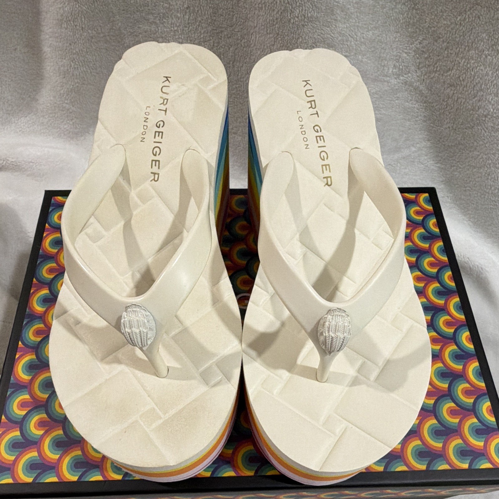 Kurt Geiger Kensington Flip Flop Sandal Wedge White Multicolor Striped US 7