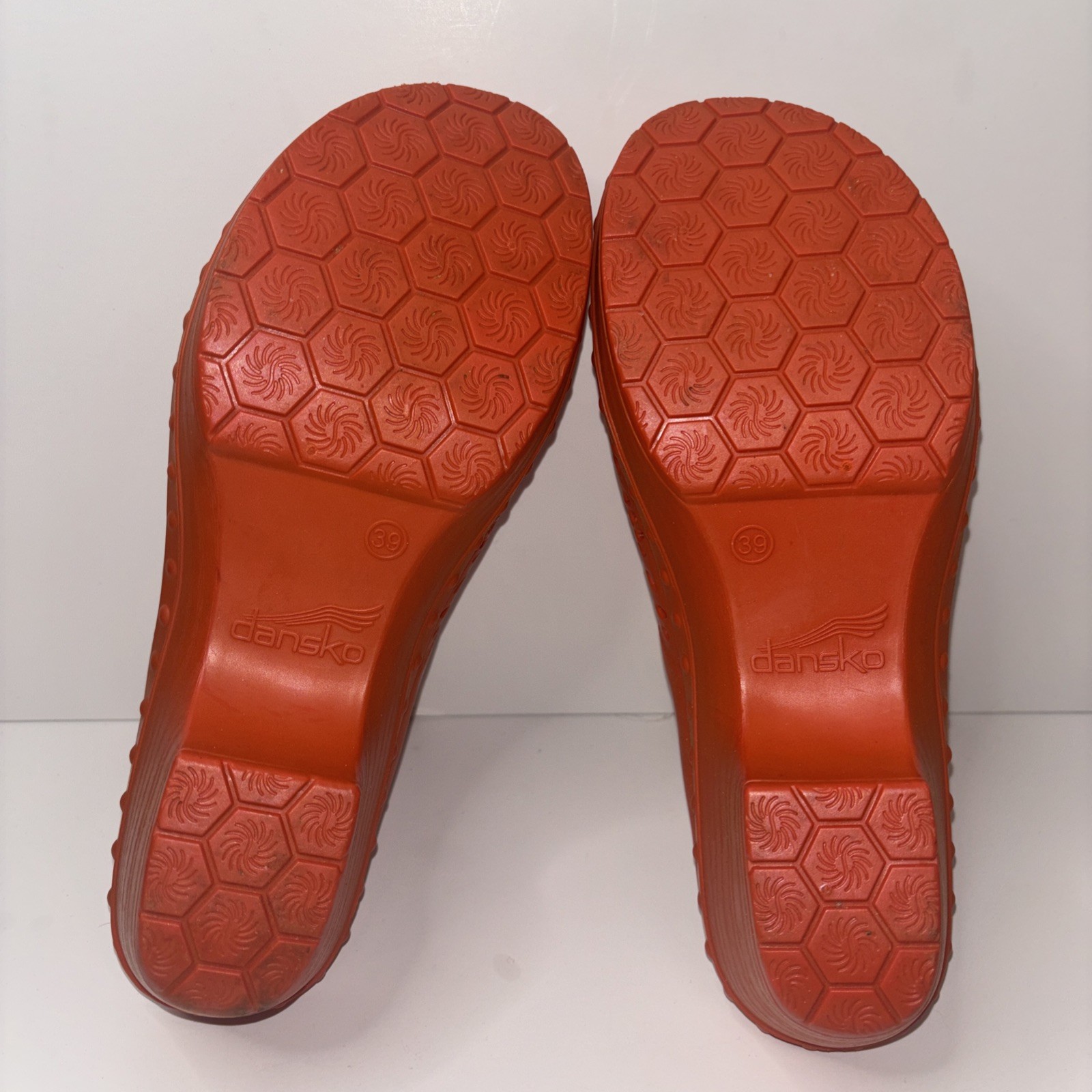 Dansko Pippa Orange Thermoplastic Cutout Clogs Womens 39 / 8 Molded