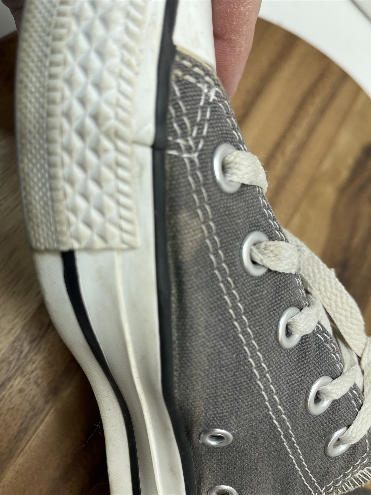EUC Converse All Stars Shoes Sneakers Low Top Gray Mens 4 Womens 6 Unasex