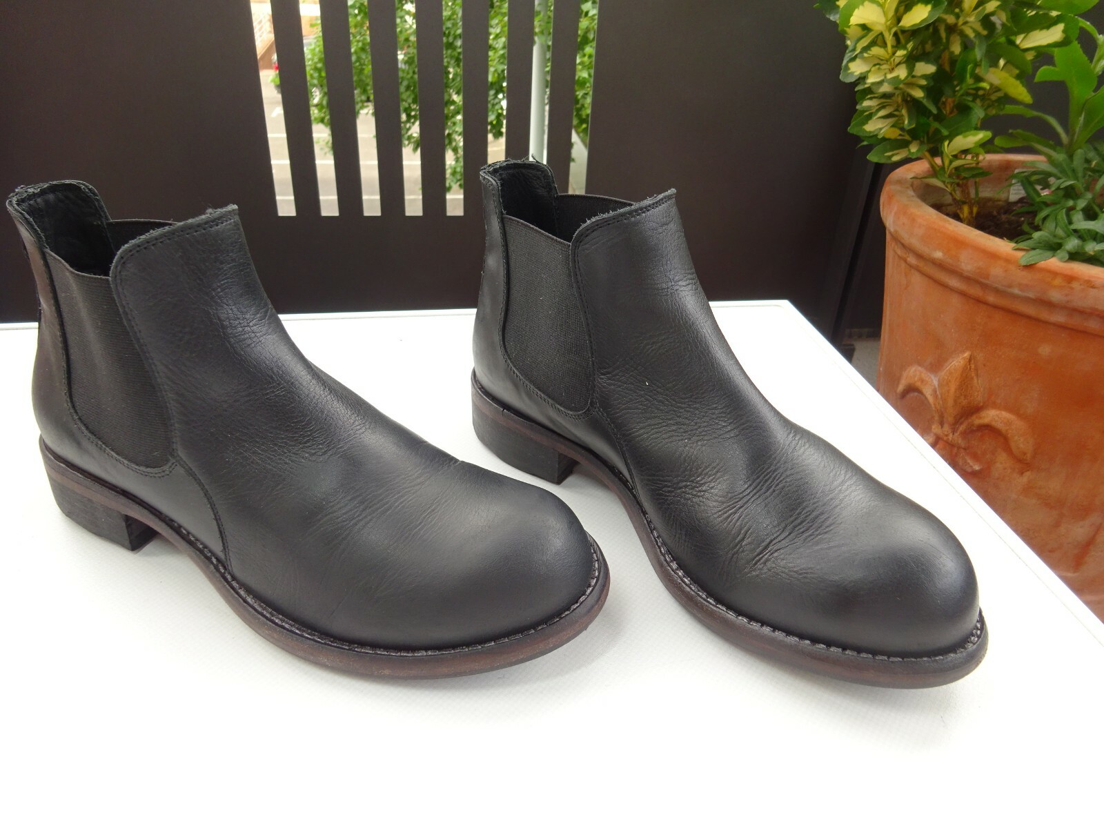 Area Forte women’s shoes elastic ankle boots leather black Italy size 36 F. NEW