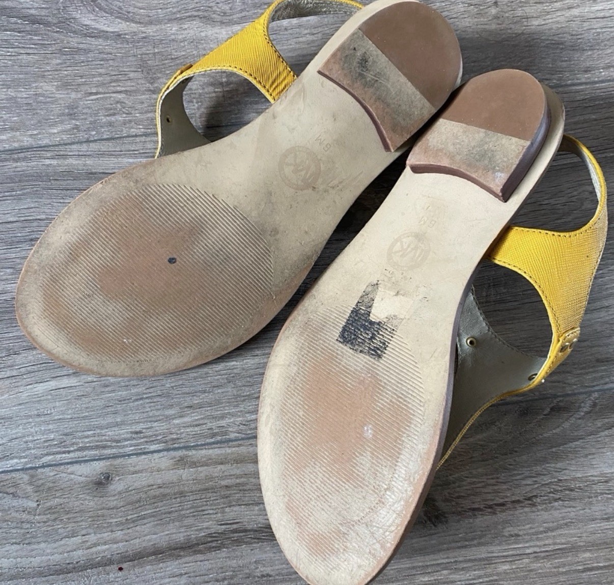 Michael Kors T-Strap Sandals Flats 6M Yellow Preppy Logo Plate Saffiano Leather