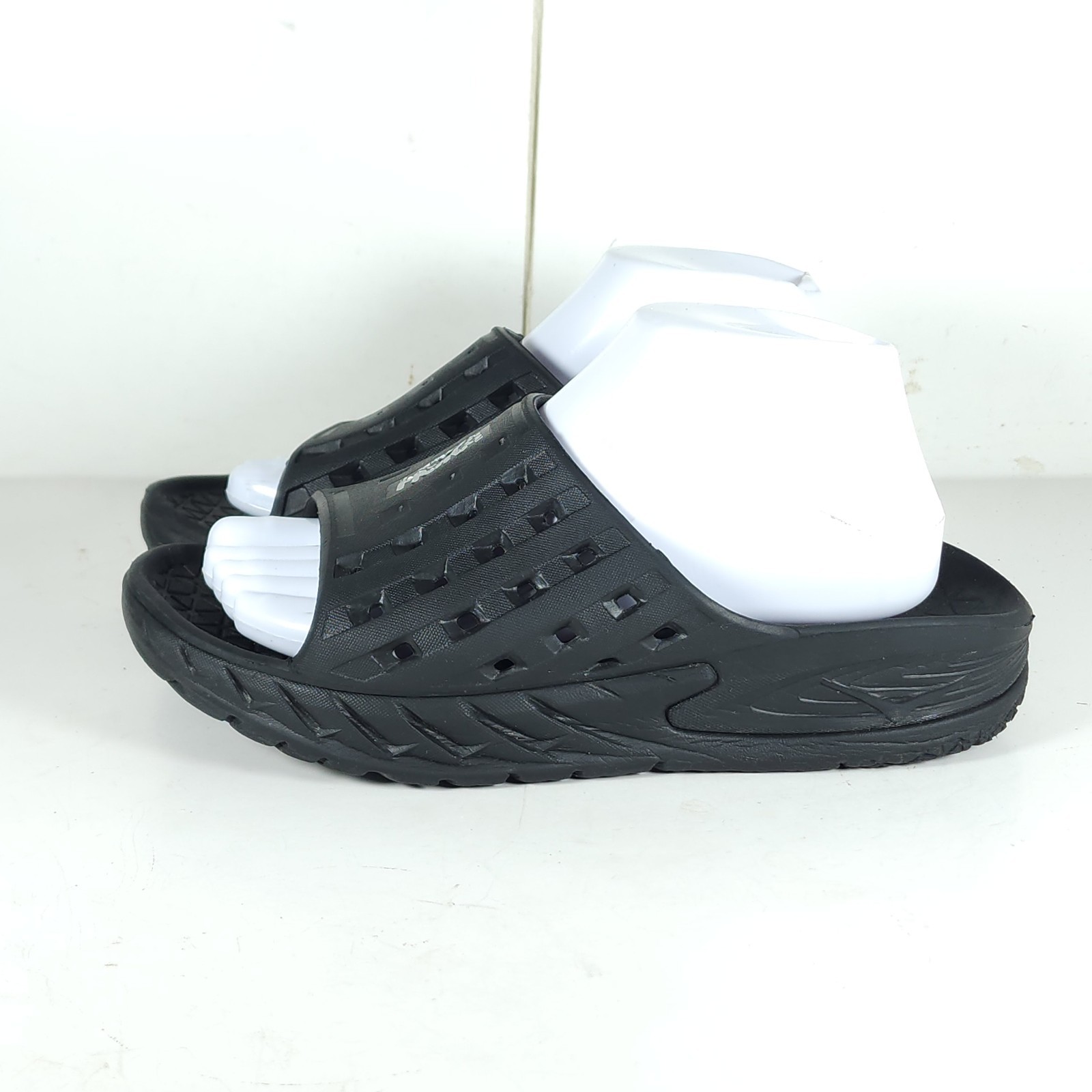 Hoka One One Ora Recovery W9 M7 Black Slide Comfort Sandals