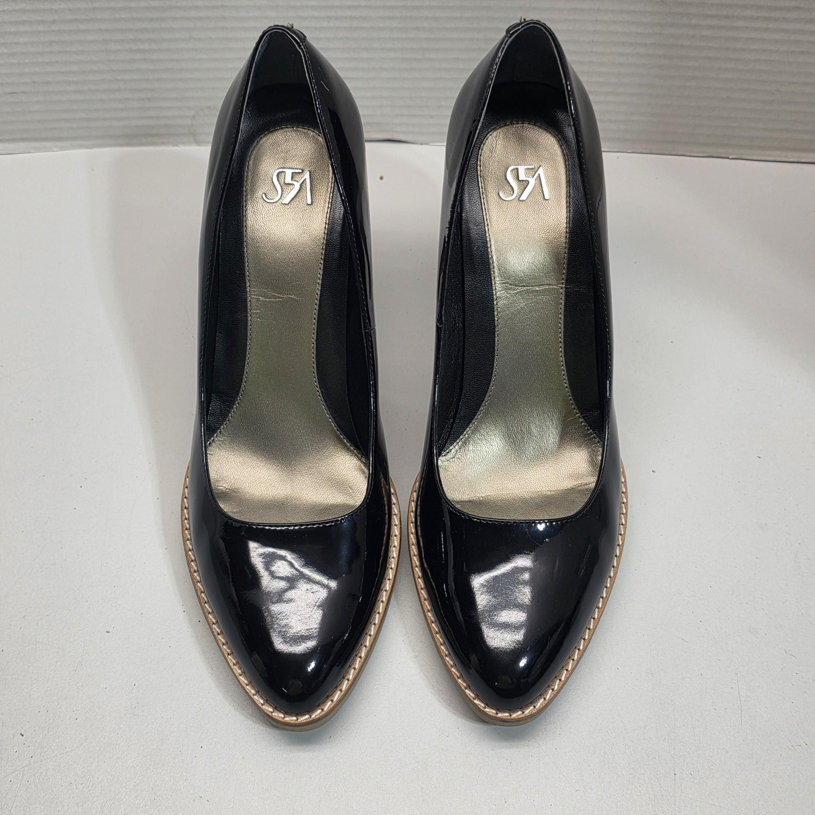 Heels Womens Size 9 Black Patent Leather Round Toe Stiletto Platform Pumps Saks