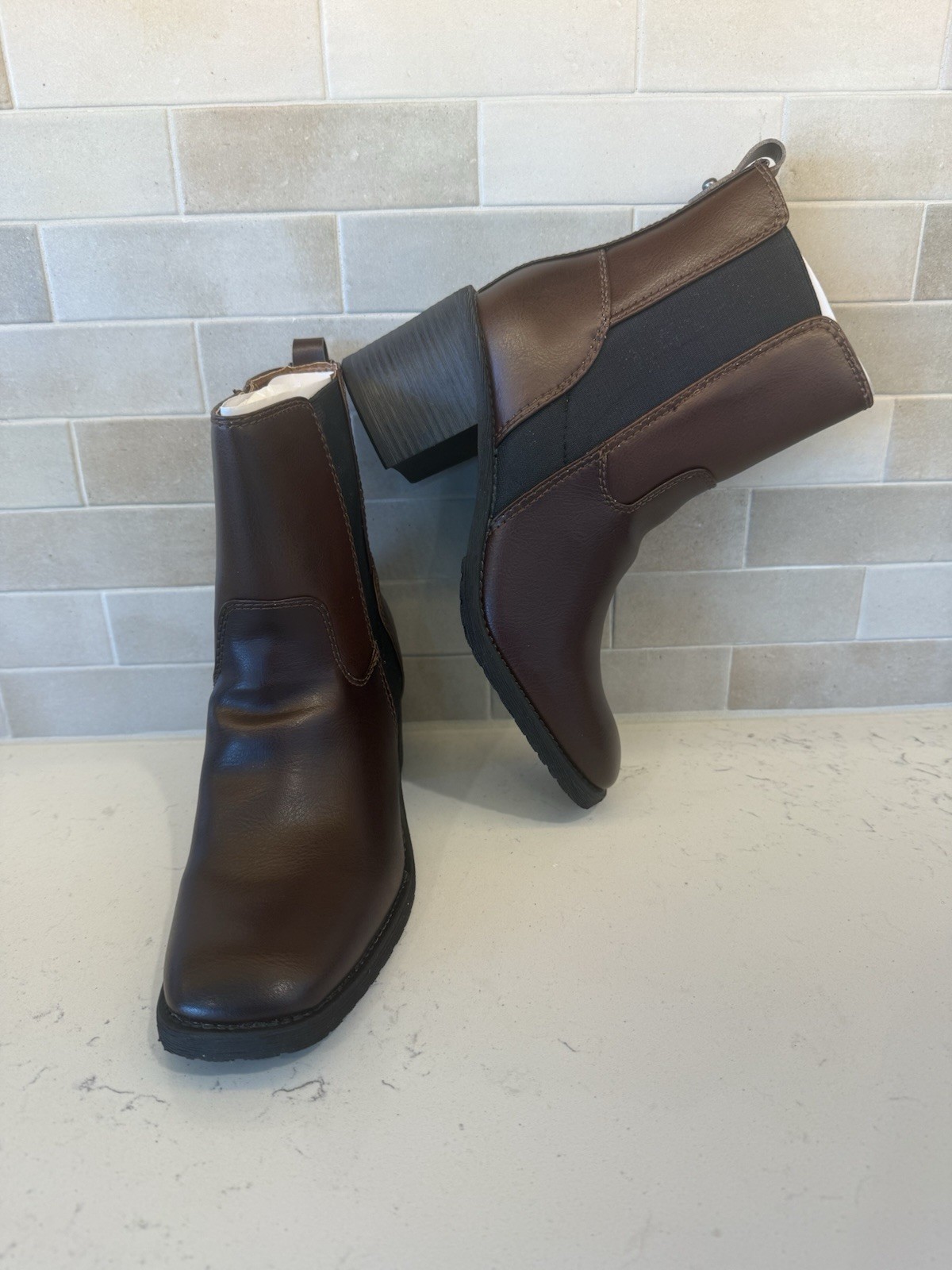 NEW- Zodiac Claret Bootie Womens 9M Coffee Brown Faux Leather Heeled Boots