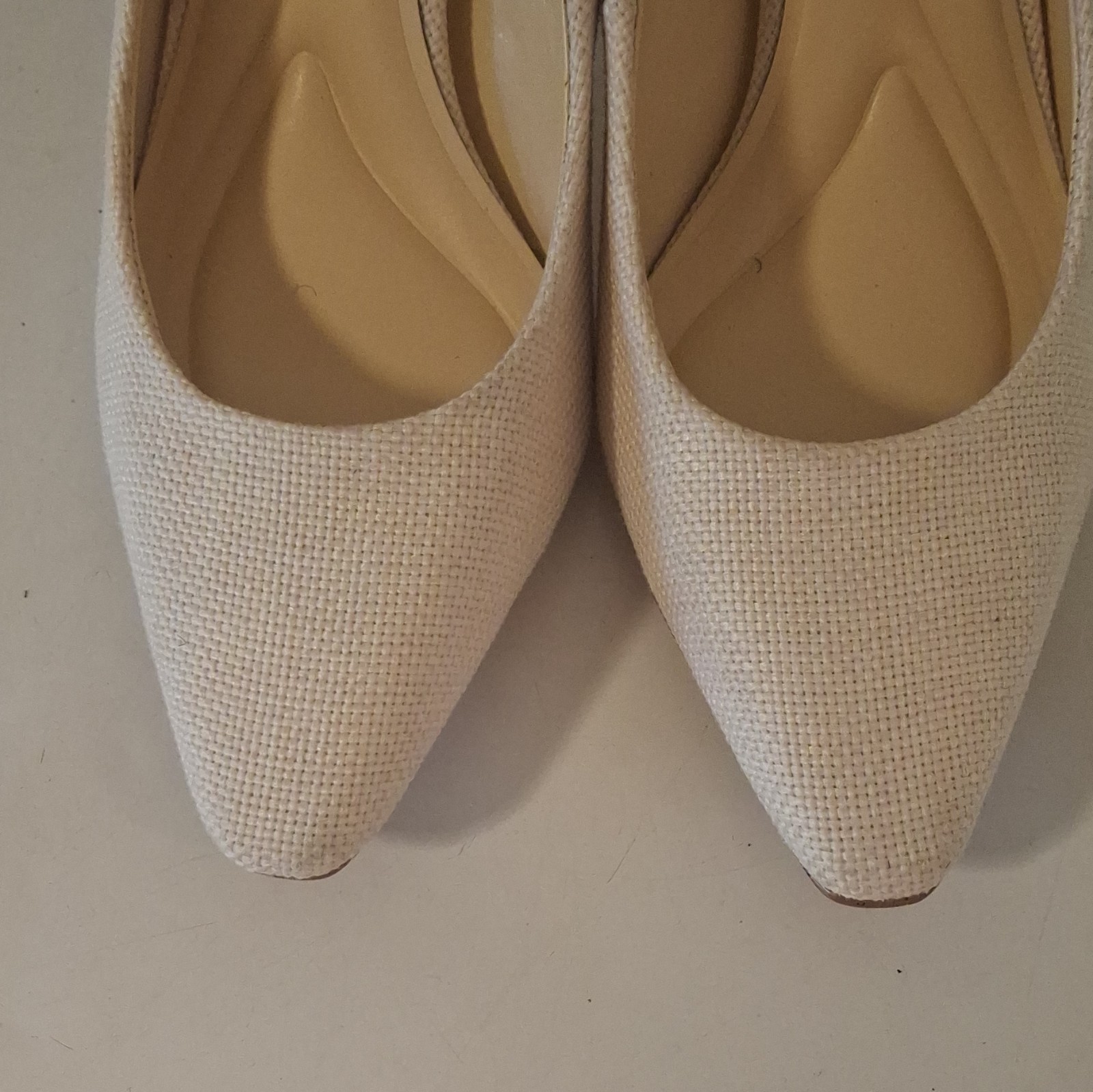 Jessica Simpson Women’s Beige Solid Pointed Toe Slip On Textile Pumps US 6