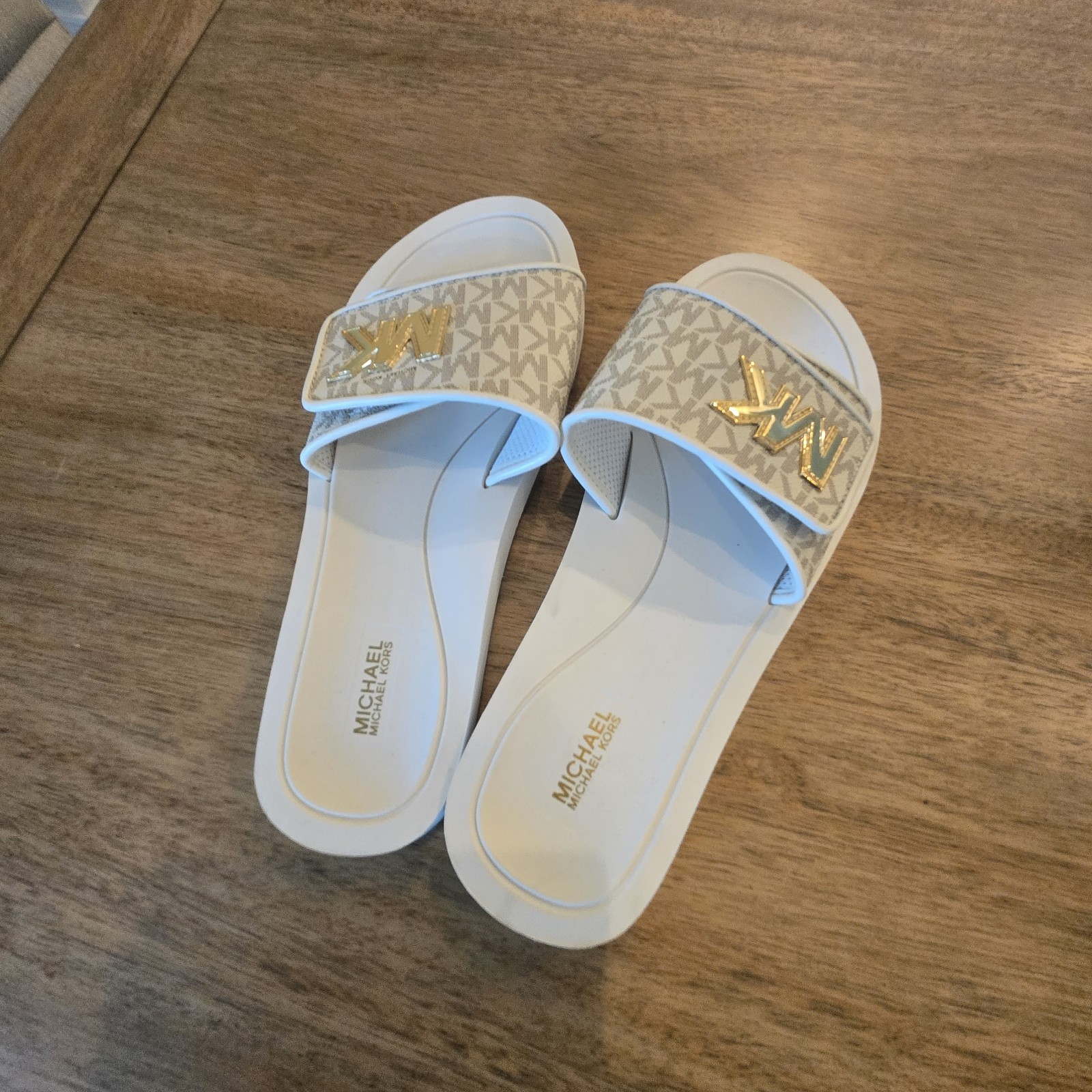 Womens Michael Kors White Logo Slide Sandals Used Size 10