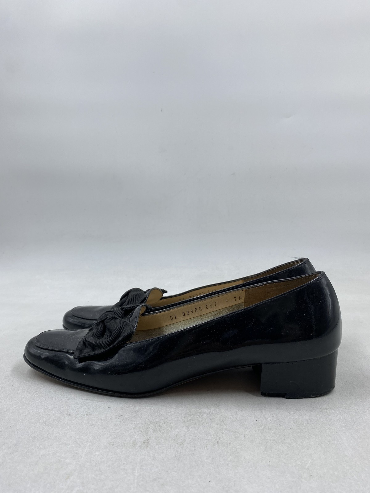 Salvatore Ferragamo Black Patent Leather Grosgrain Bow Pumps COA Size 8 2A