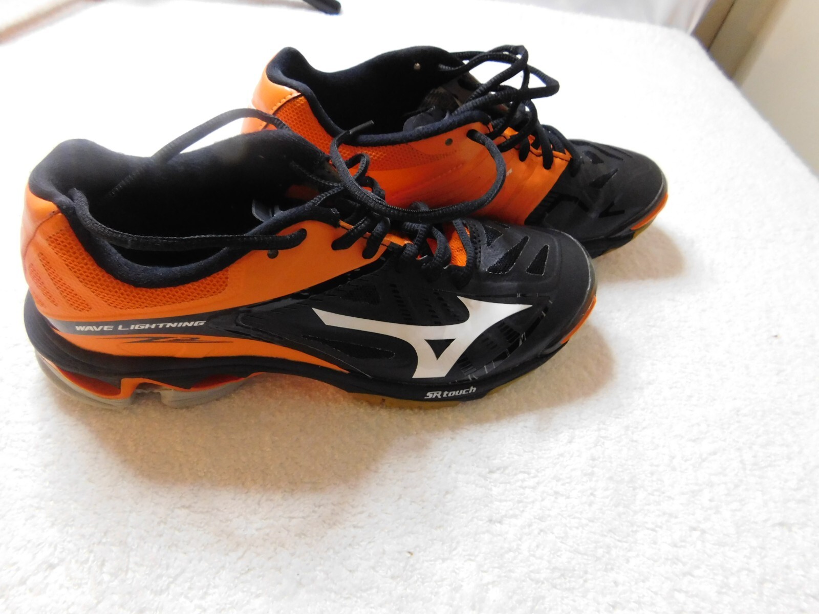 Mizuno Womens Wave Lightning Z3 Volleyball Sneakers Shoes Orange Black Size 8