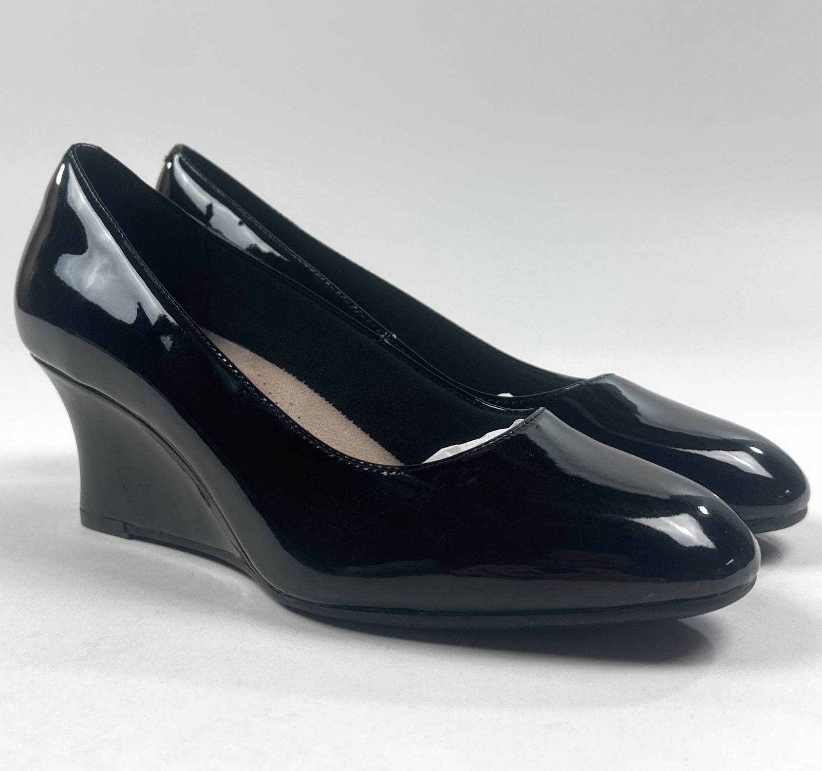 Clarks Olivette Pearl Black Womens 7.5 Patent Leather Heels Wedge Shoes 26180044