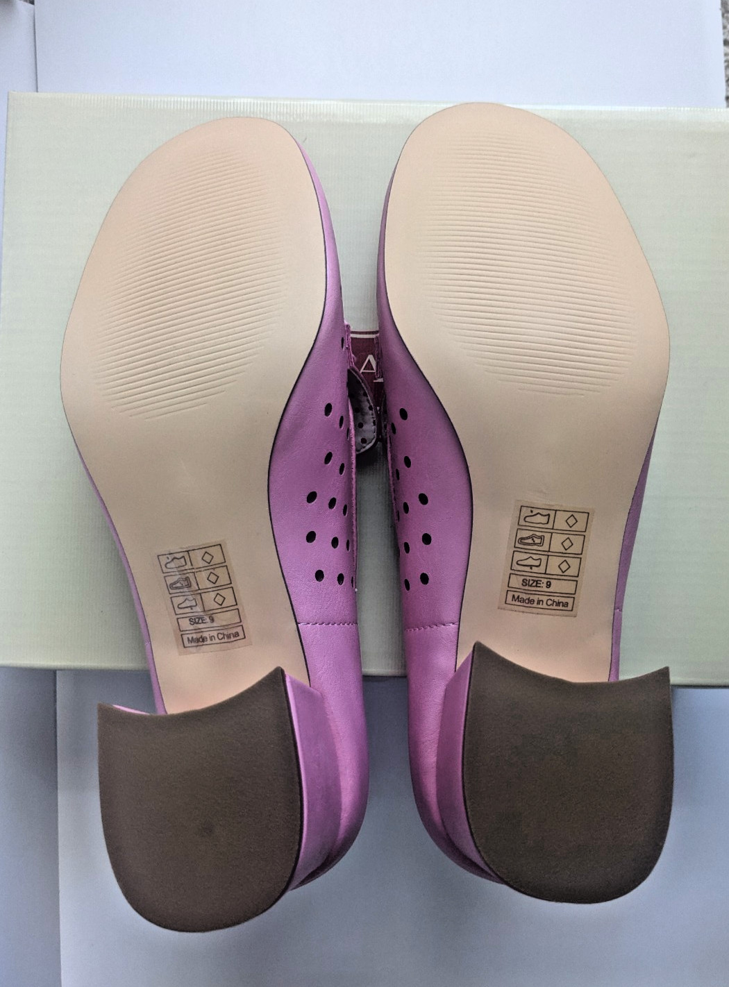 B.A.I.T Footwear Christina pumps in Rosette pink mod retro vegan shoes size 9