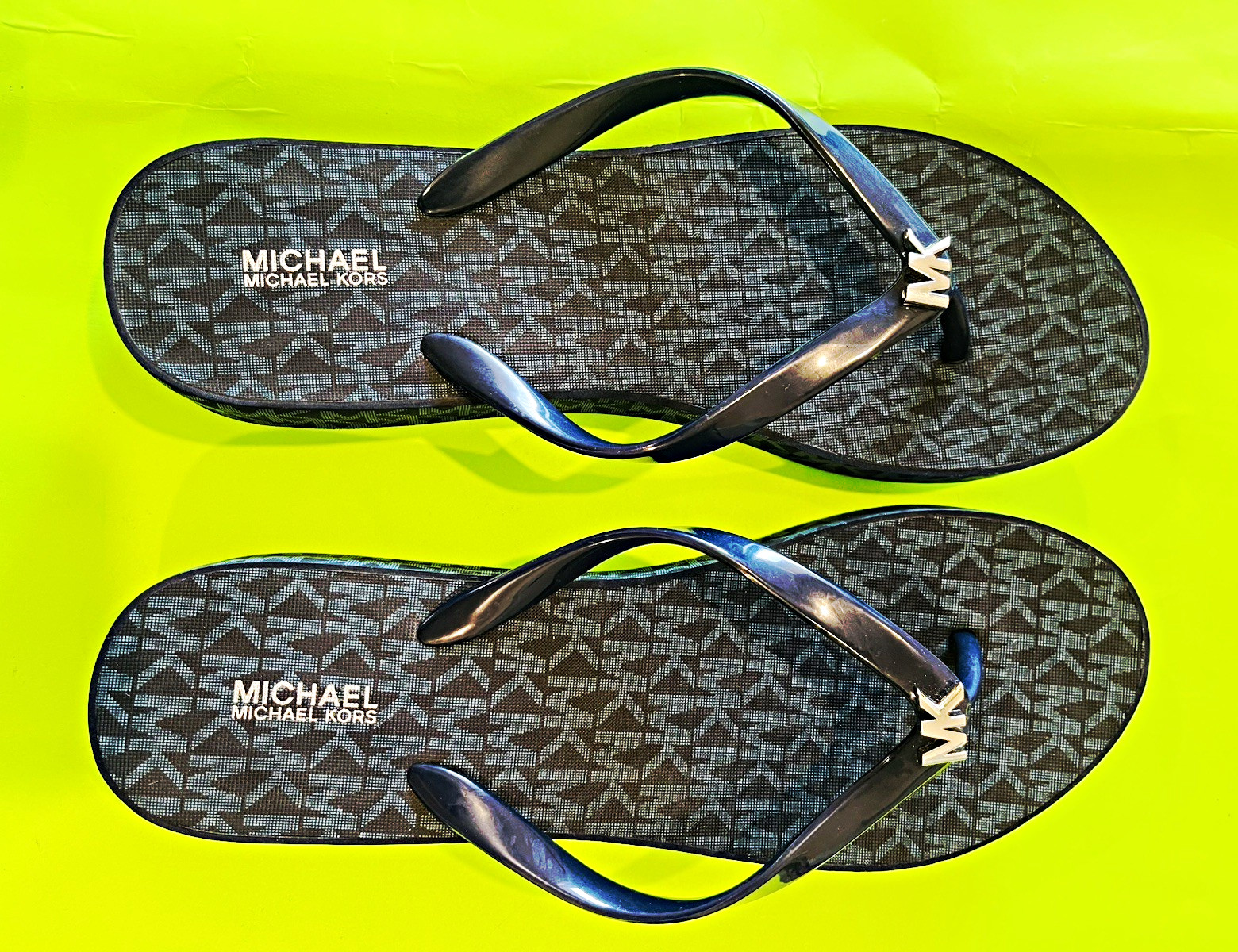 Michael Kors Women’s Logo Print Flip Flop Sandals Black/Gray Size 10