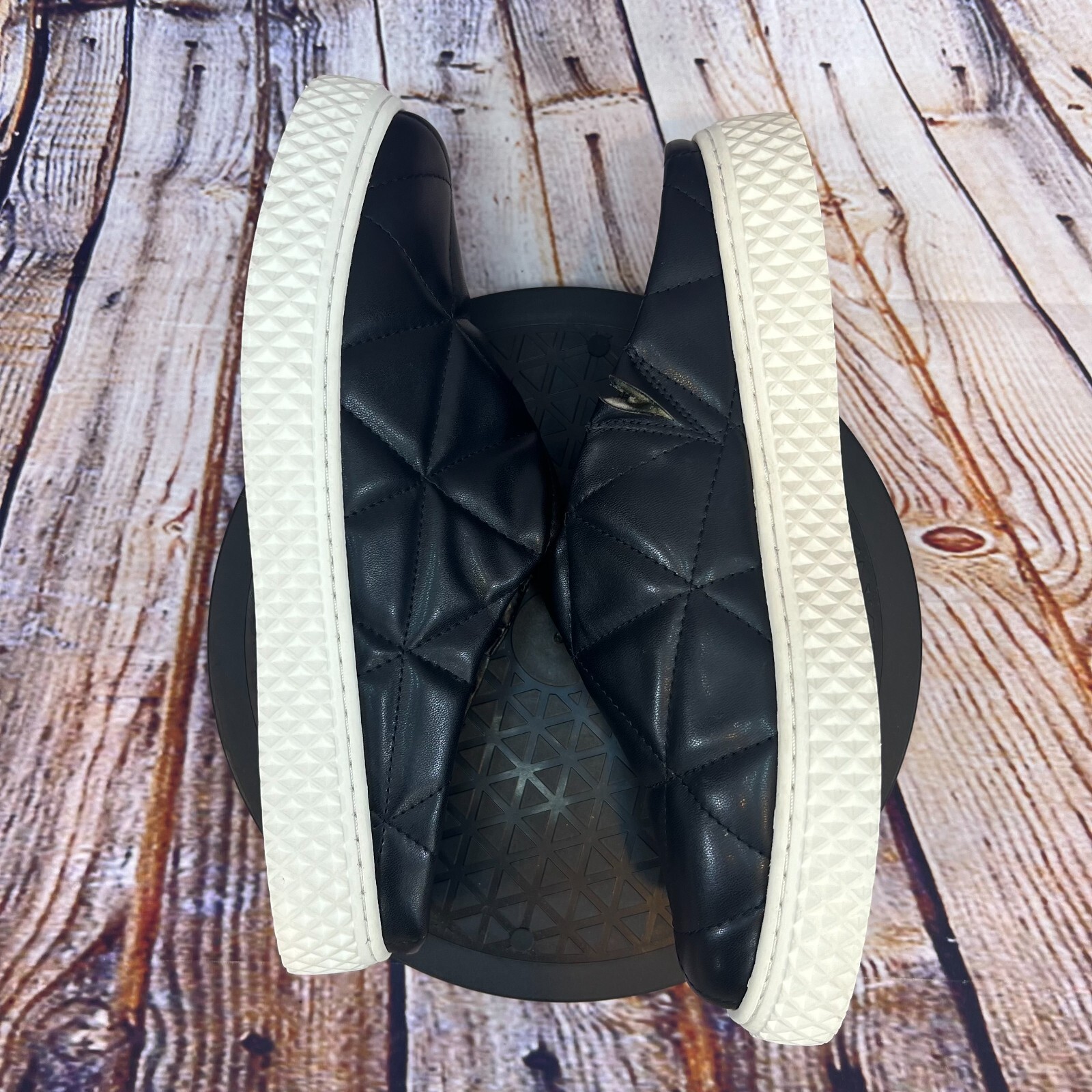 Aerosoles Aware Ella Women’s Black Quilted Slip On Slides Sneakers Size 8.5 M
