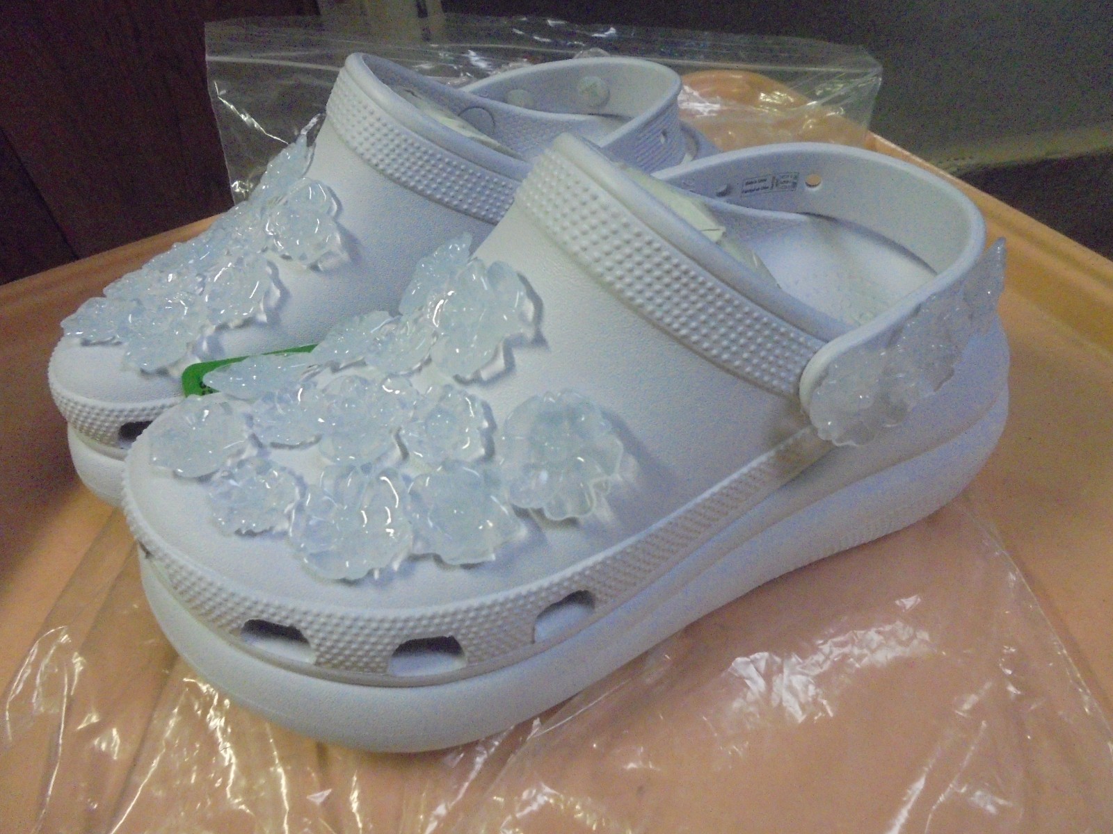 New Crocs Crush Translucent Floral Clog Men’s 5 Women’s 7 Frosted Grape