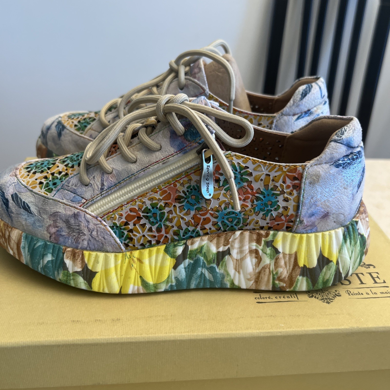 Spring Step L’Artiste Beige Leather Platform Sneakers Multicolor Floral Size 37
