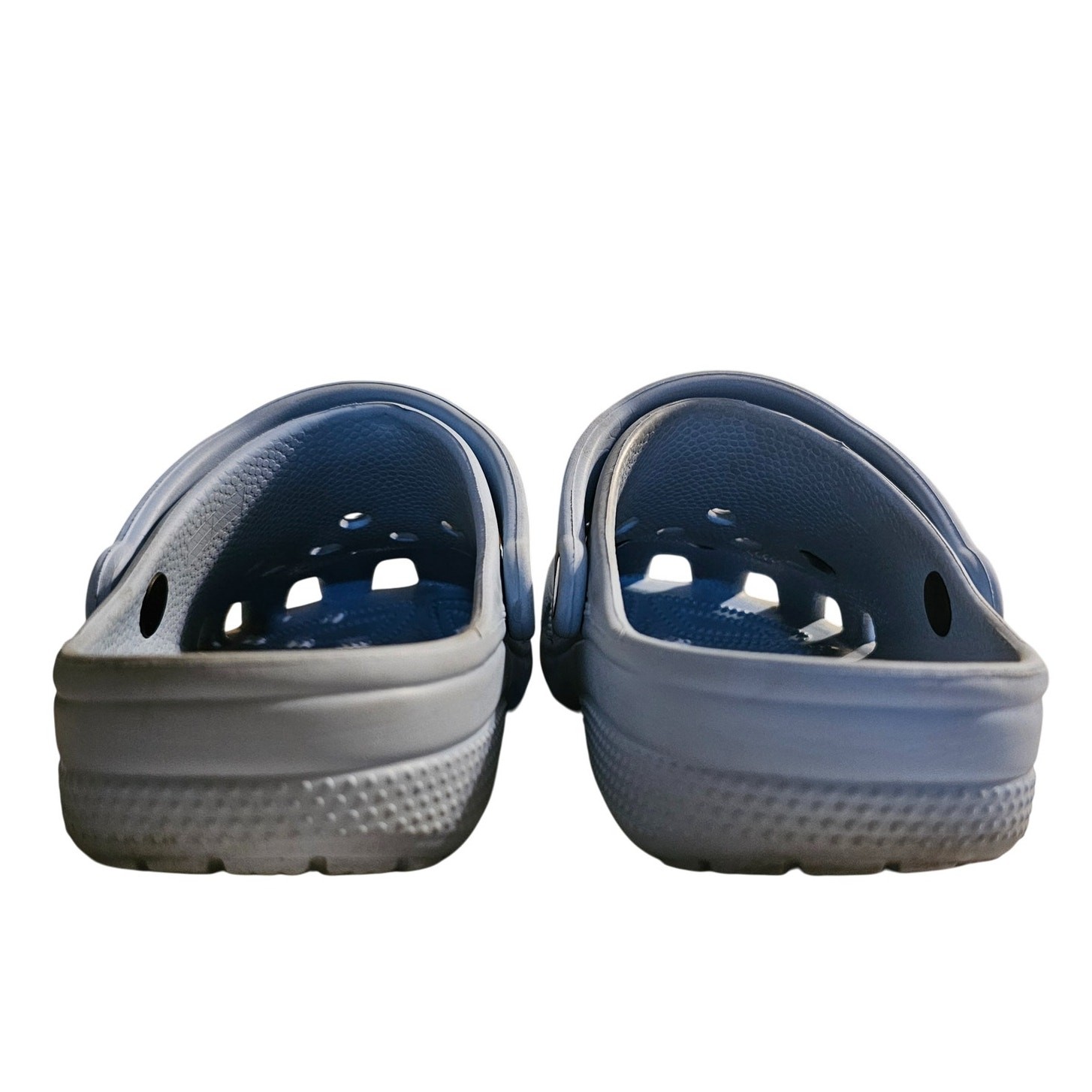 Crocs Classic Clogs Women’s Size 8, Men’s Size 6 Light Blue