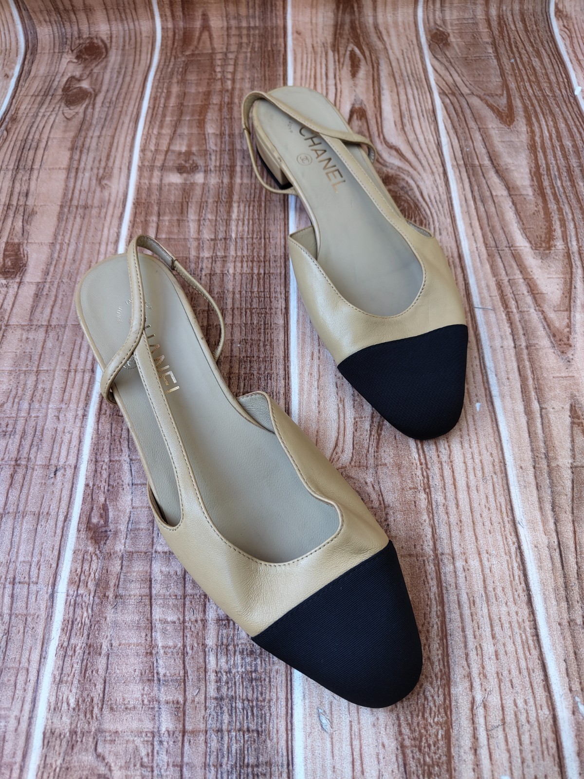 CHANEL Slingback Grosgrain CC Cap-toe Beige Black Leather Flats EU 39 US 8.5