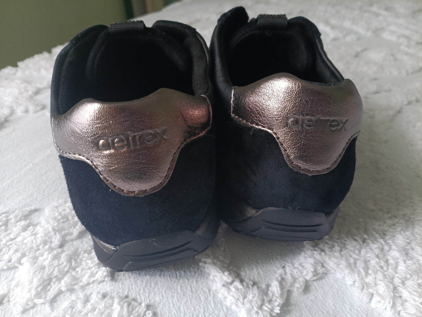 Aetrex Women’s Megan Arch Support Sneaker Black Sparkle Size 8