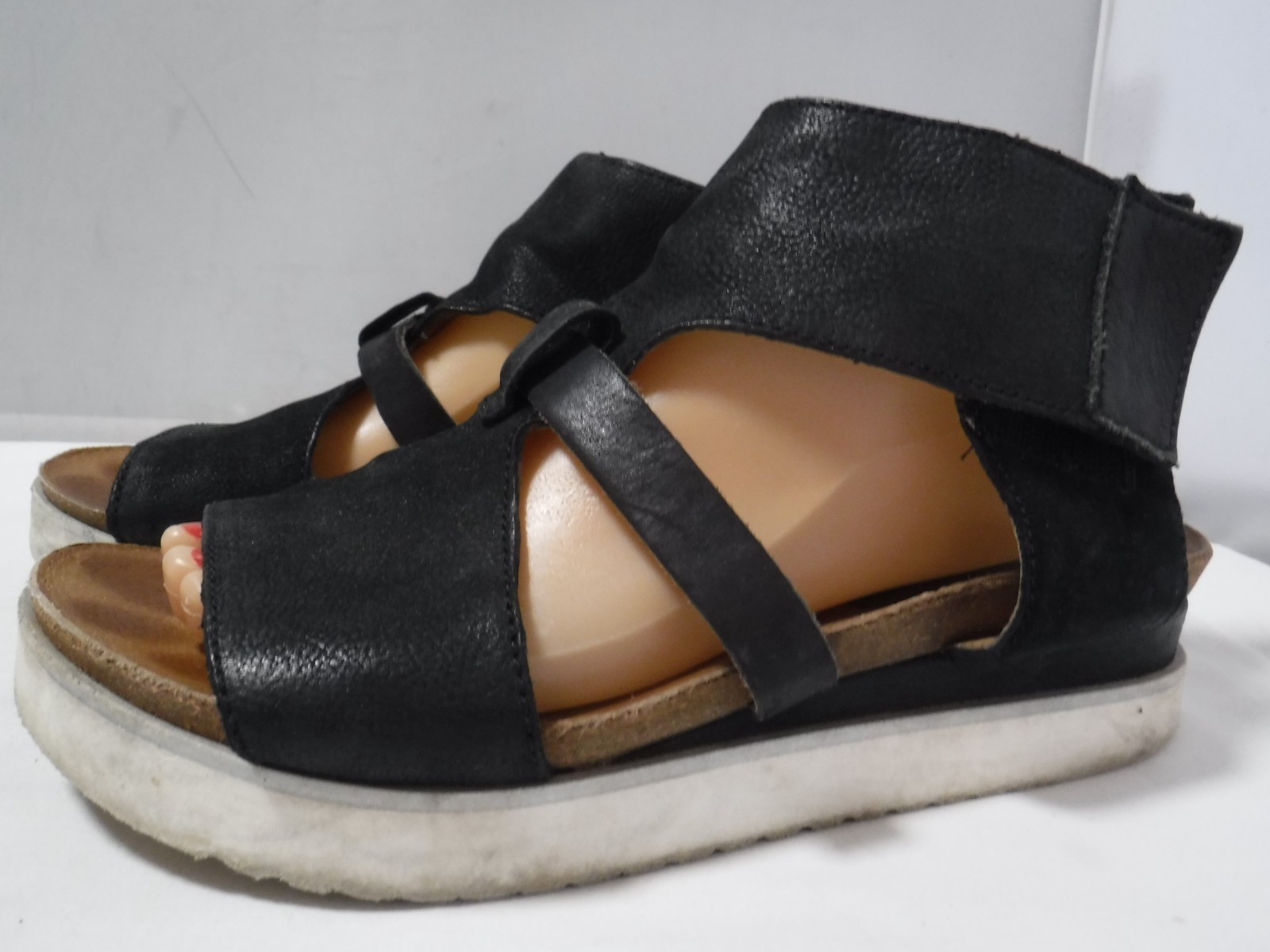 PF2 Women’s MIZ MOOZ Samantha Black Strappy Platform Chunky Sandals Sz 39 US 8
