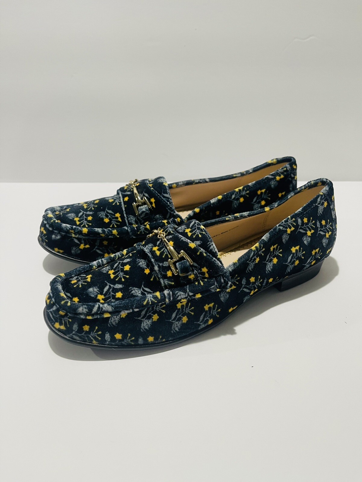 New Cabi Women’s Loafers SZ 7 Blue Yellow Floral Velvet Slip On Flats Gift