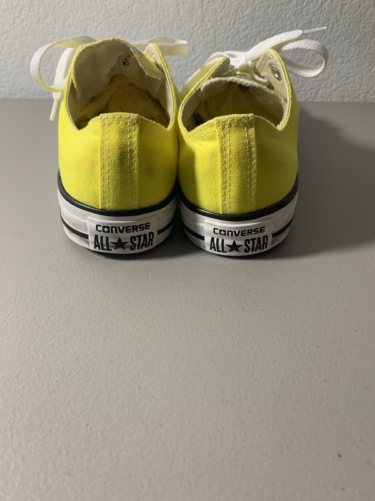 Converse Chuck Taylor All Star Unisex Men’s: Size 8. Women’s: Size: 10