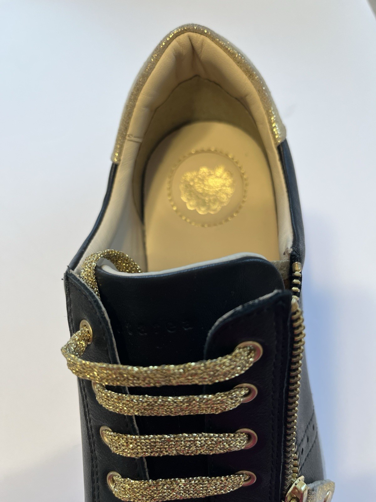 Jatarea Tara Women’s Shoes Size 8.5 Black Gold Lace-Up Sneakers New