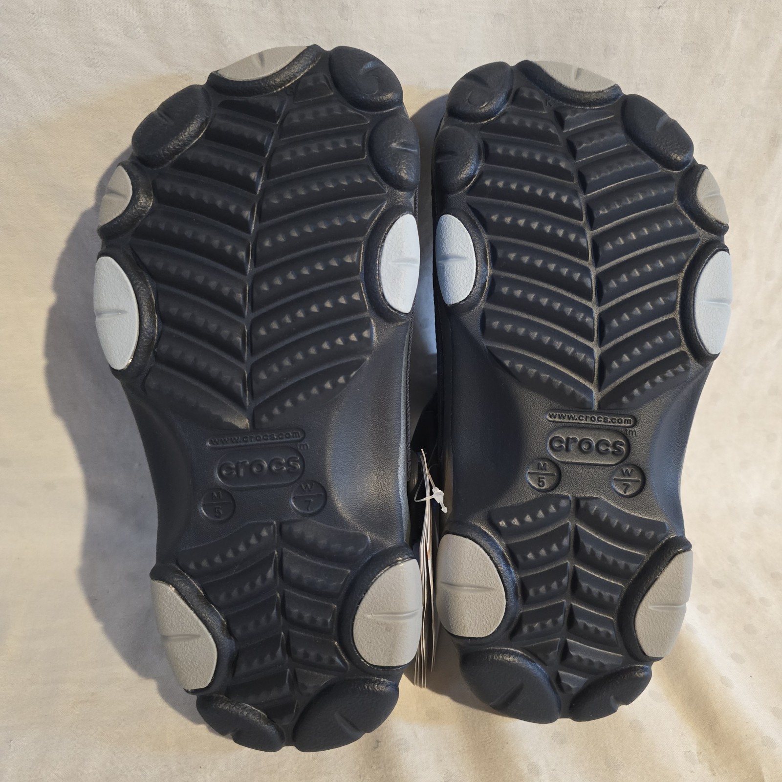 Busch Light Crocs All Terrain Clogs NWT Women’s 7 Men’s 5 Mountain Print…