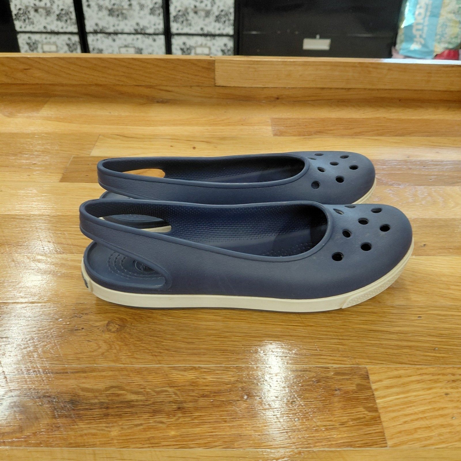 Crocs Navy Sling Back Shoes Women’s Size 8W Blue Lake Life Water Vacation Fish